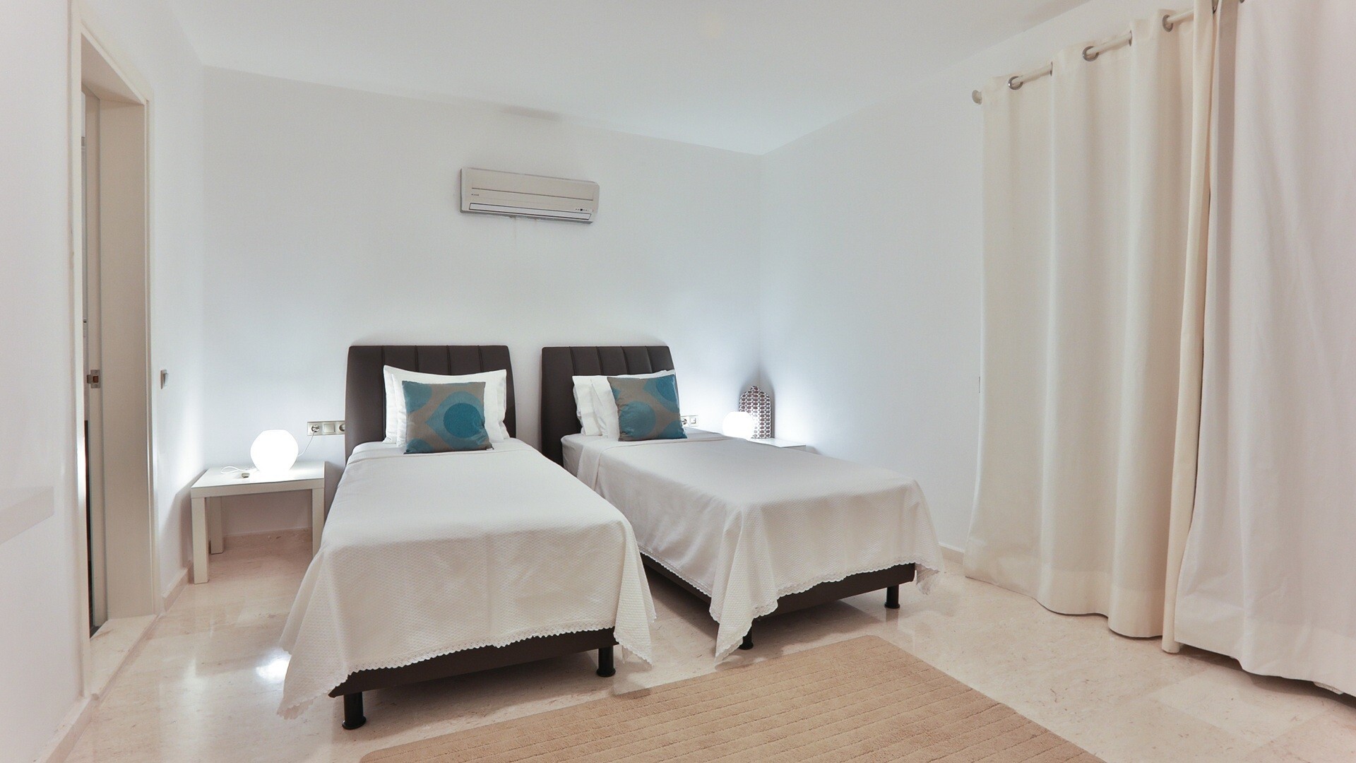 VBK82967 Villa Booking