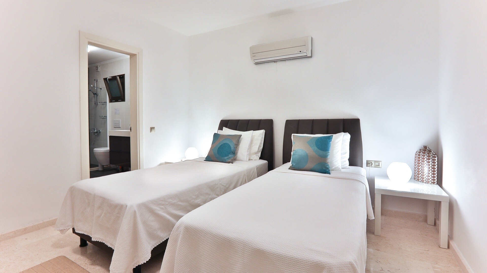 VBK82967 Villa Booking