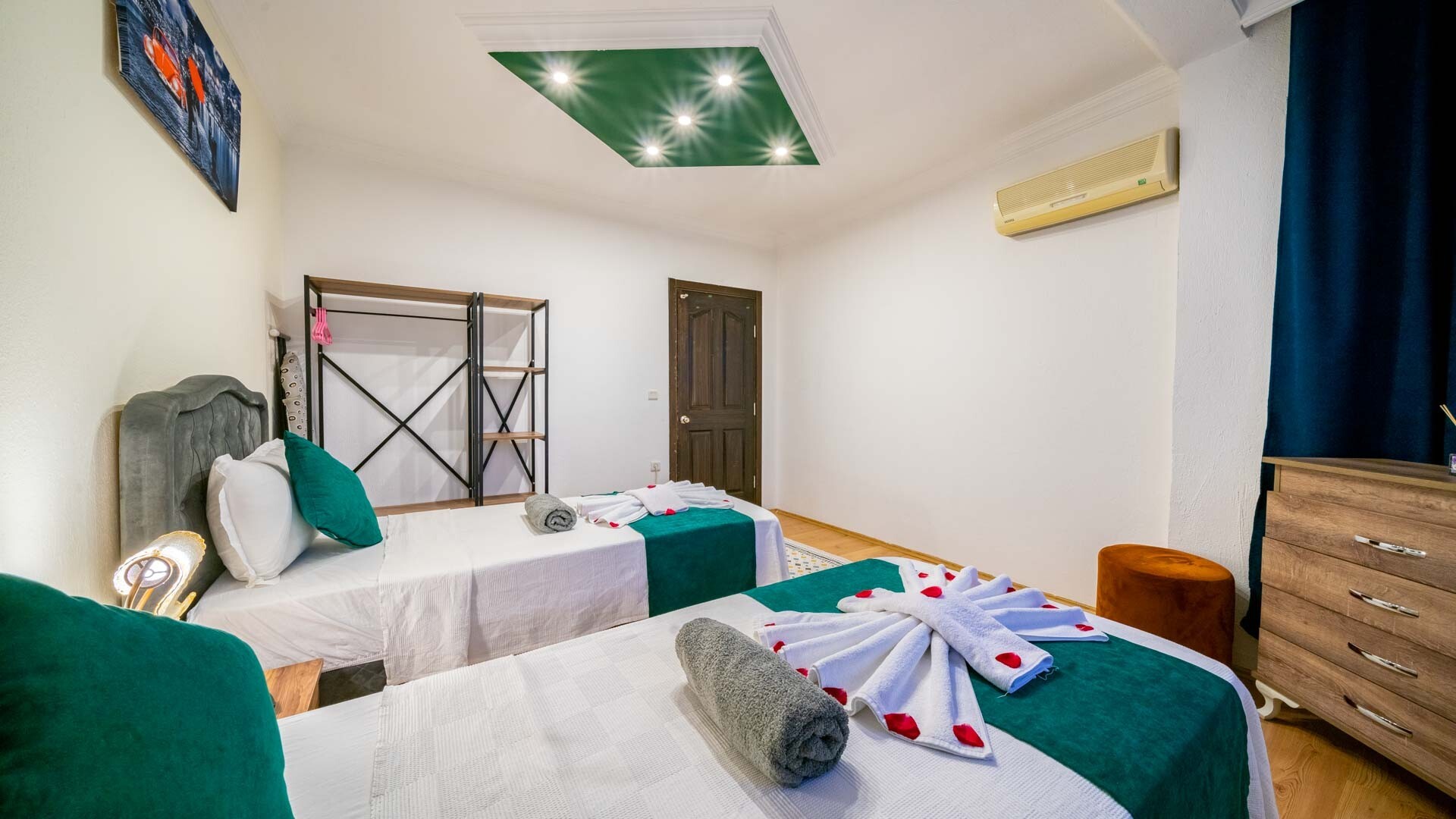 VBK24271 Villa Booking