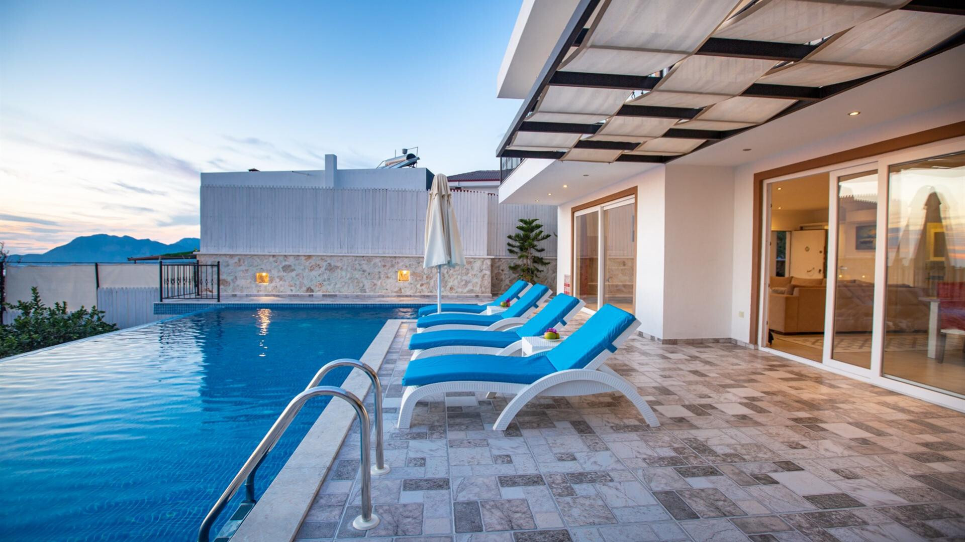 VBK67787 Villa Booking