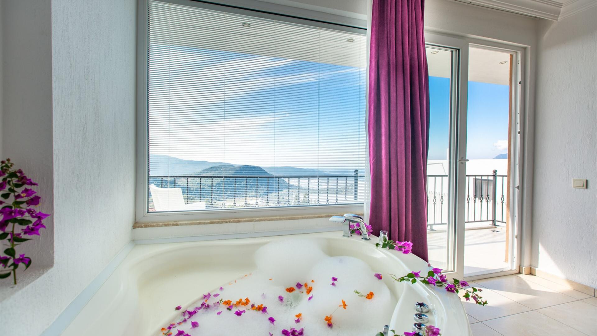 VBK67787 Villa Booking