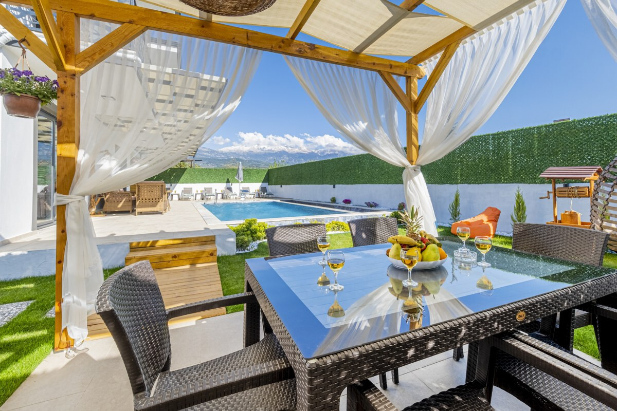 VBK80135 Villa Booking