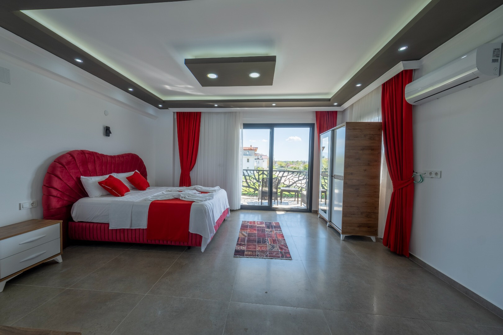 VBK80135 Villa Booking
