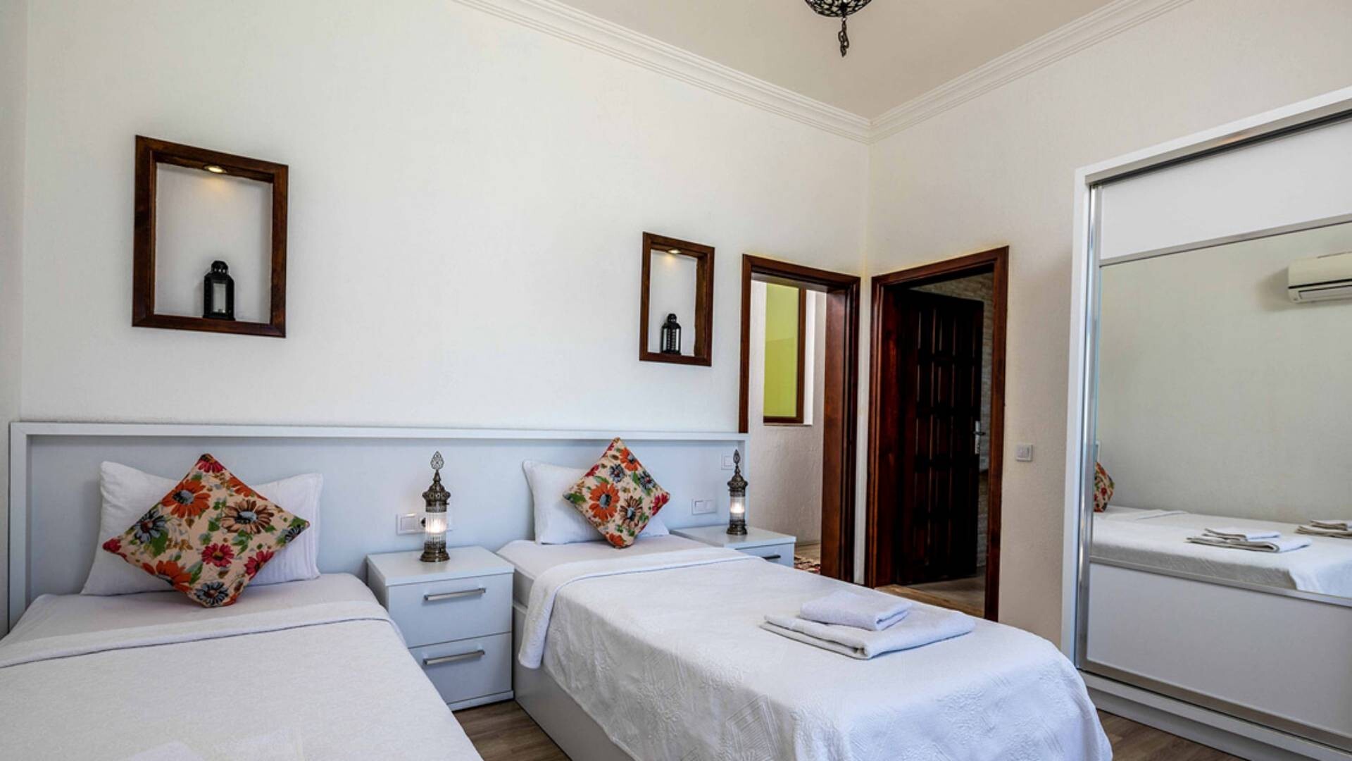 VBK96097 Villa Booking