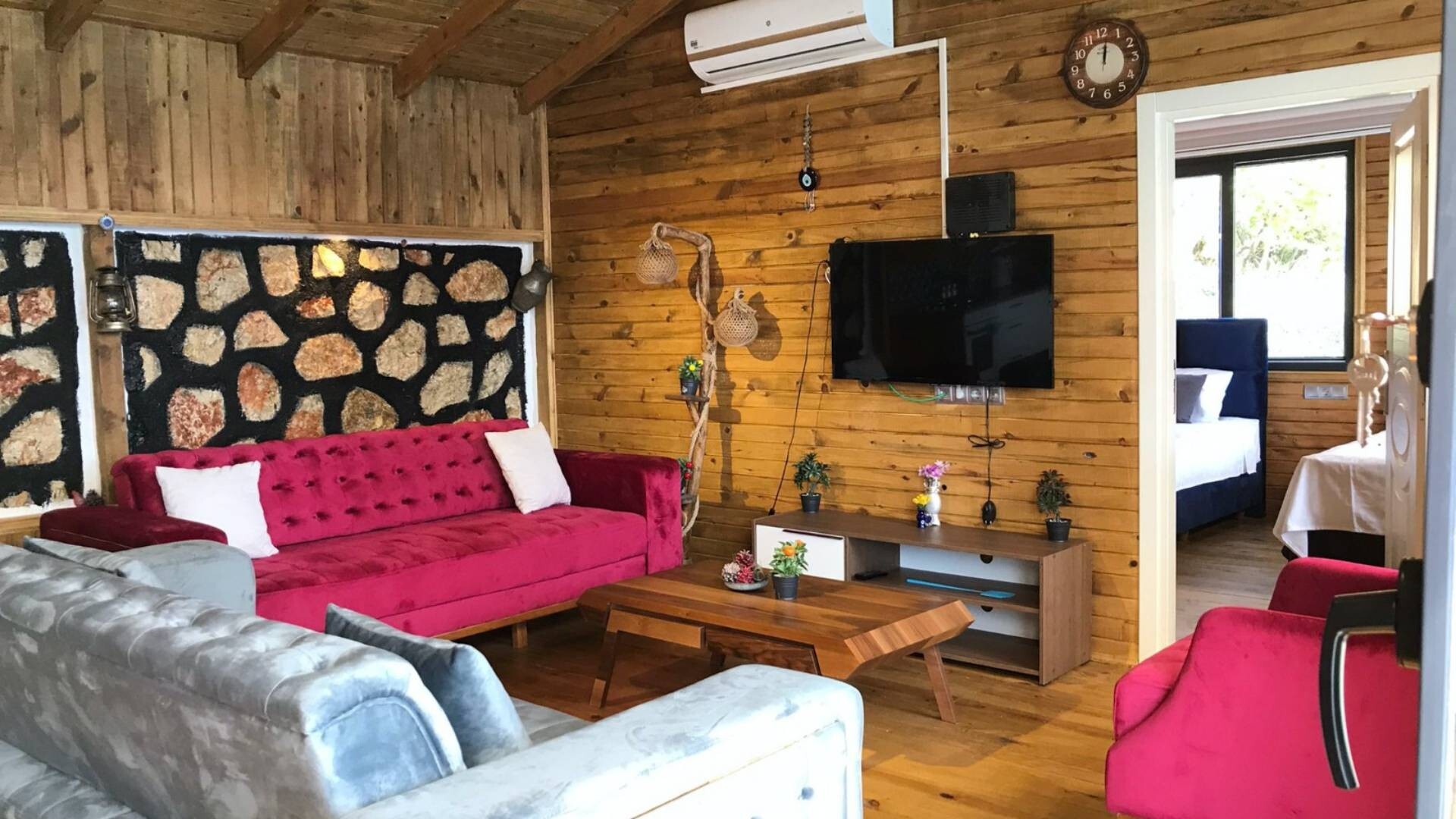 VBK27688 Villa Booking
