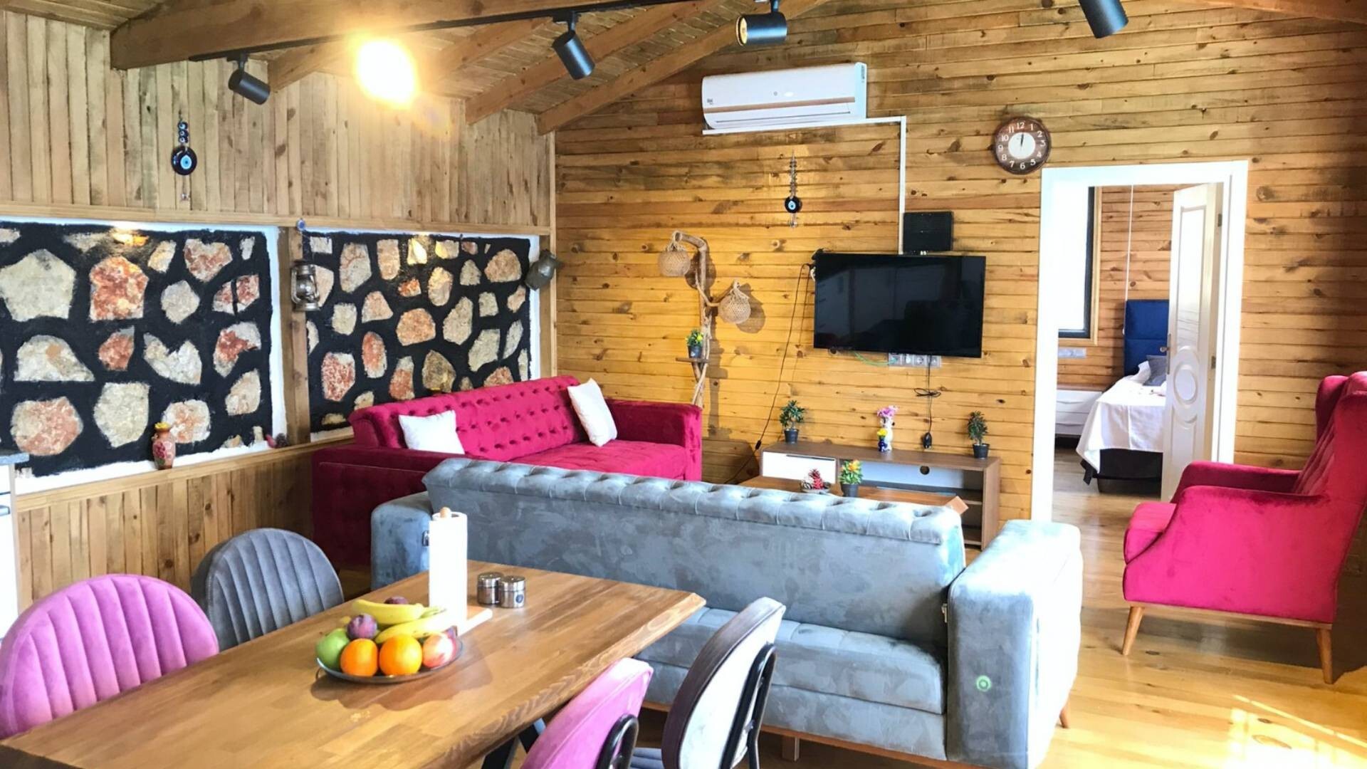 VBK27688 Villa Booking