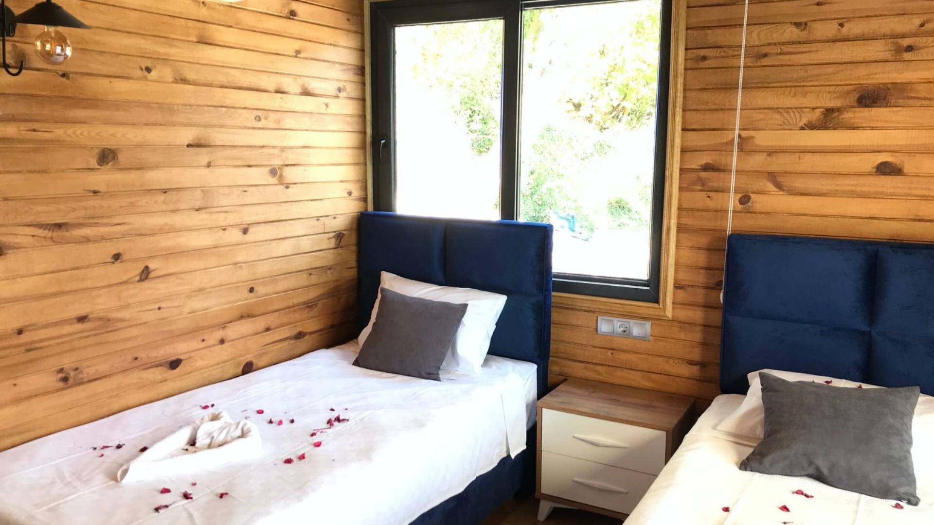 VBK27688 Villa Booking