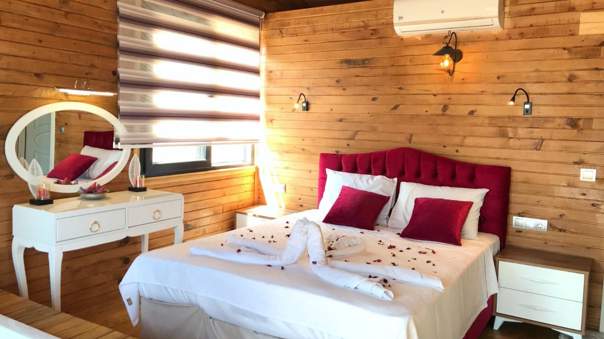 VBK27688 Villa Booking