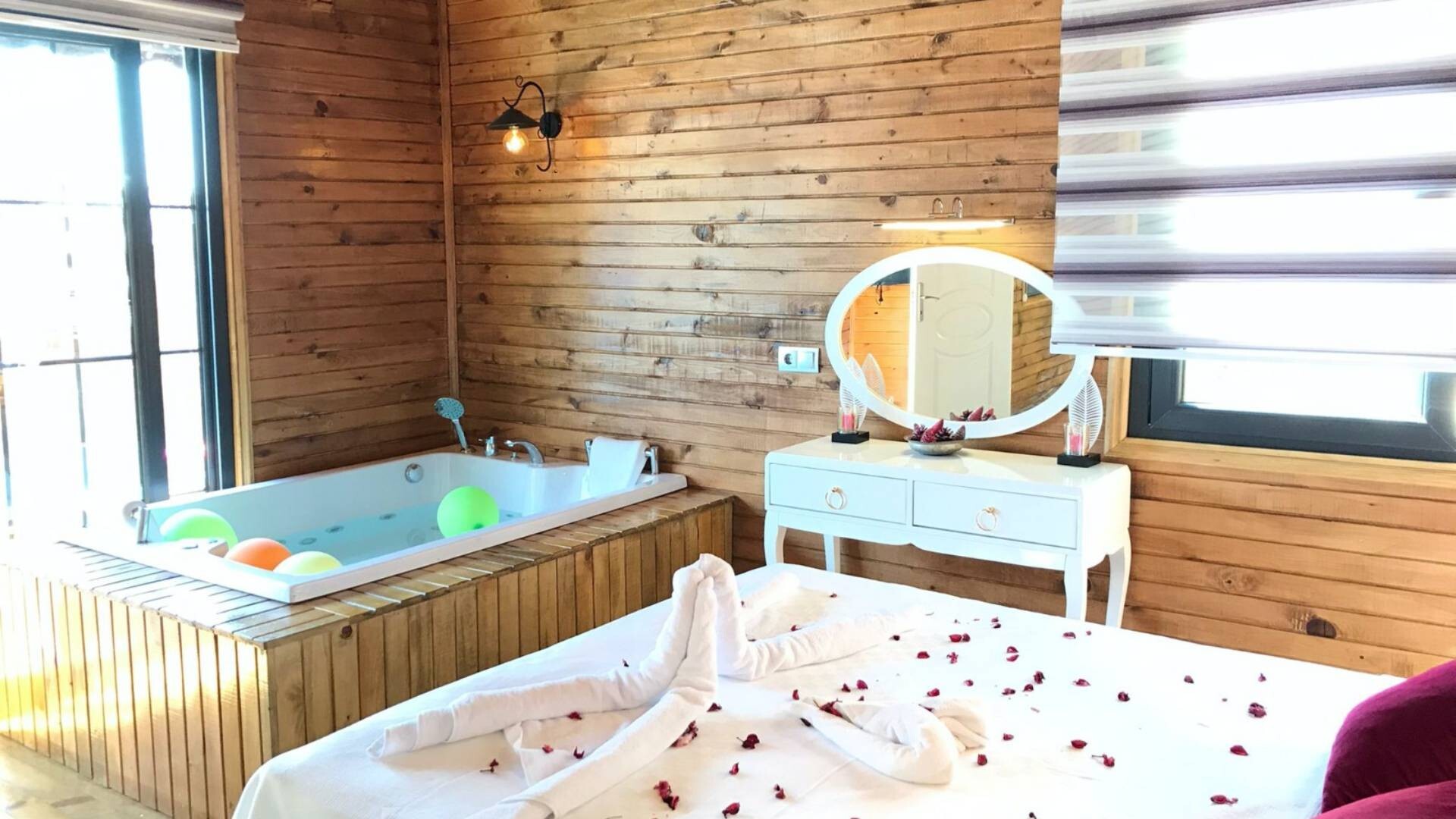 VBK27688 Villa Booking