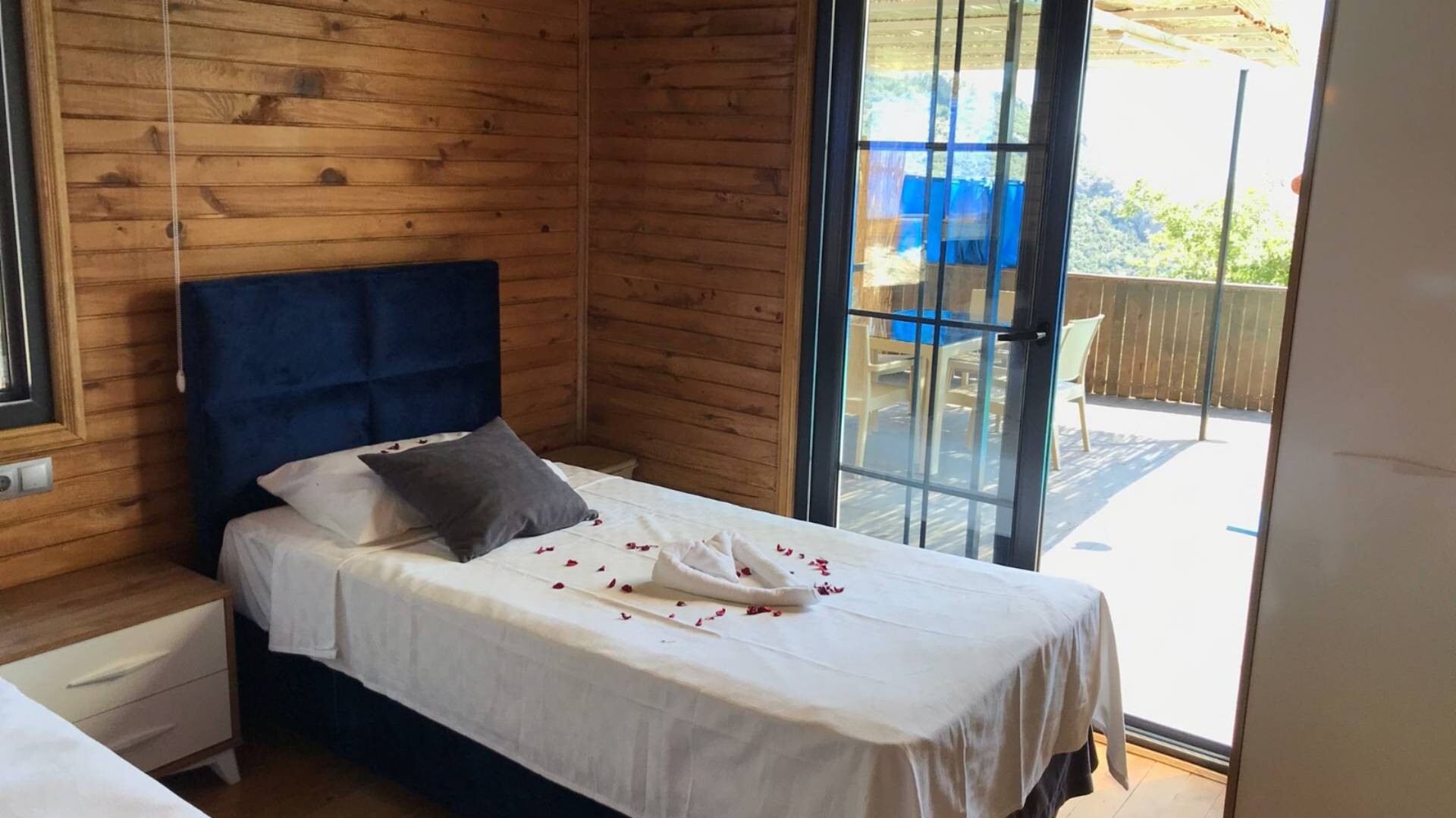 VBK27688 Villa Booking