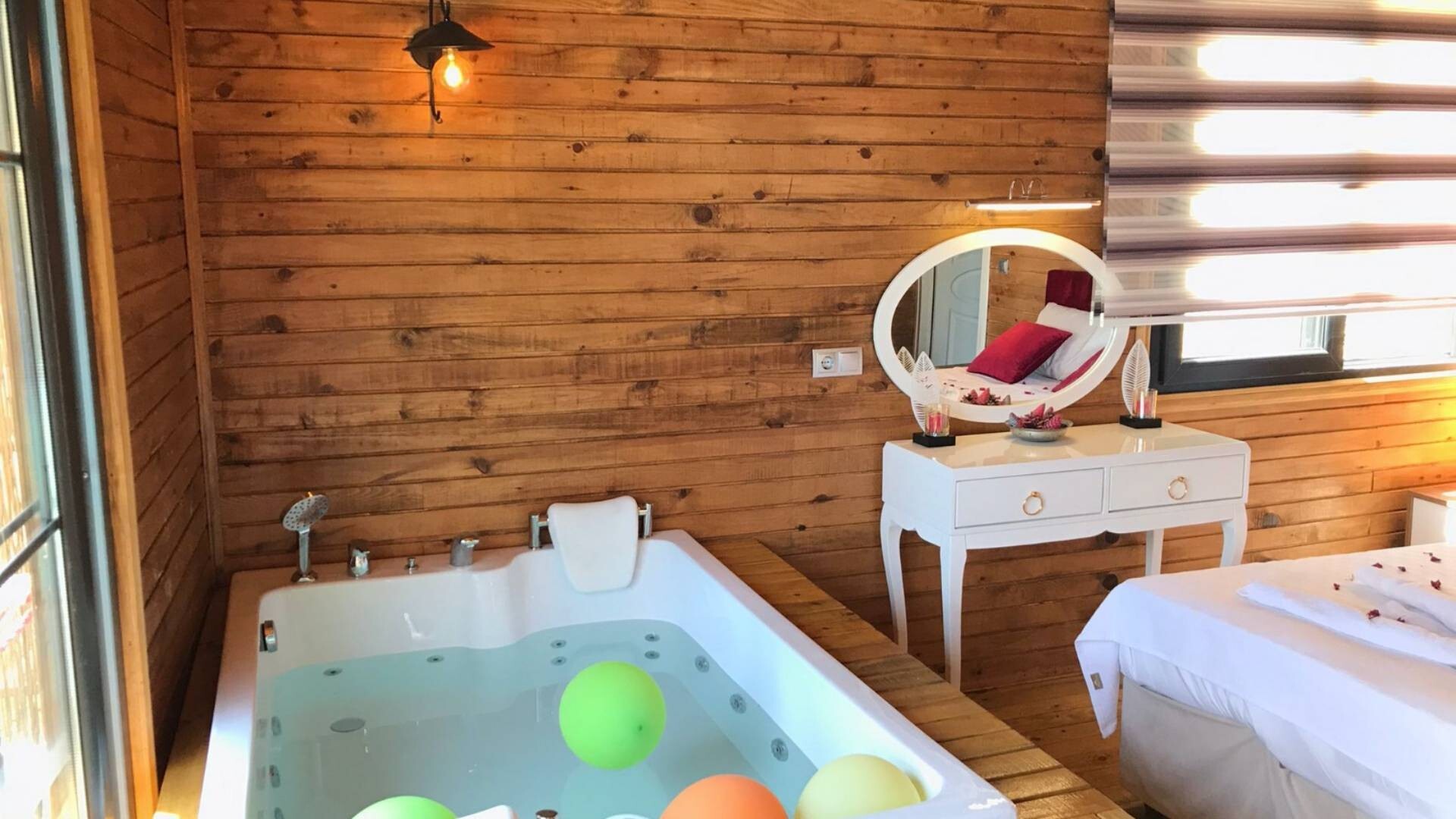 VBK27688 Villa Booking