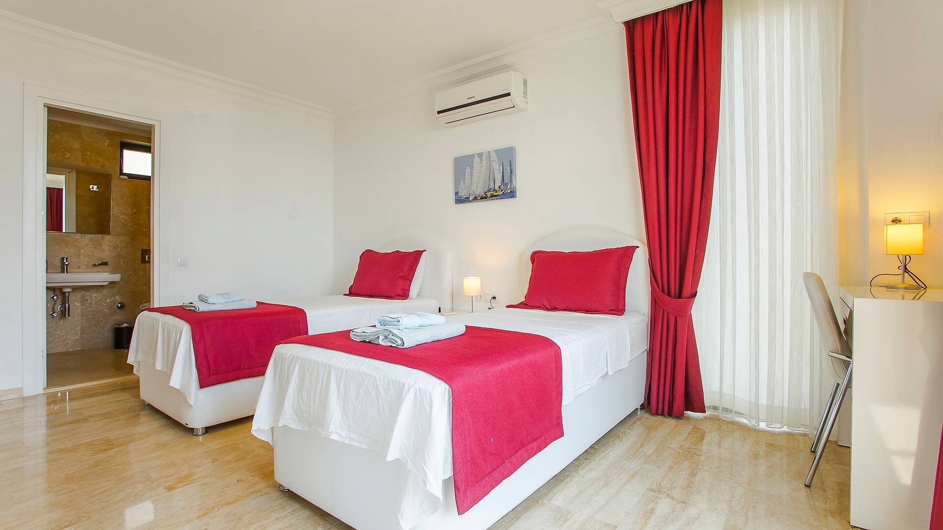 VBK98026 Villa Booking