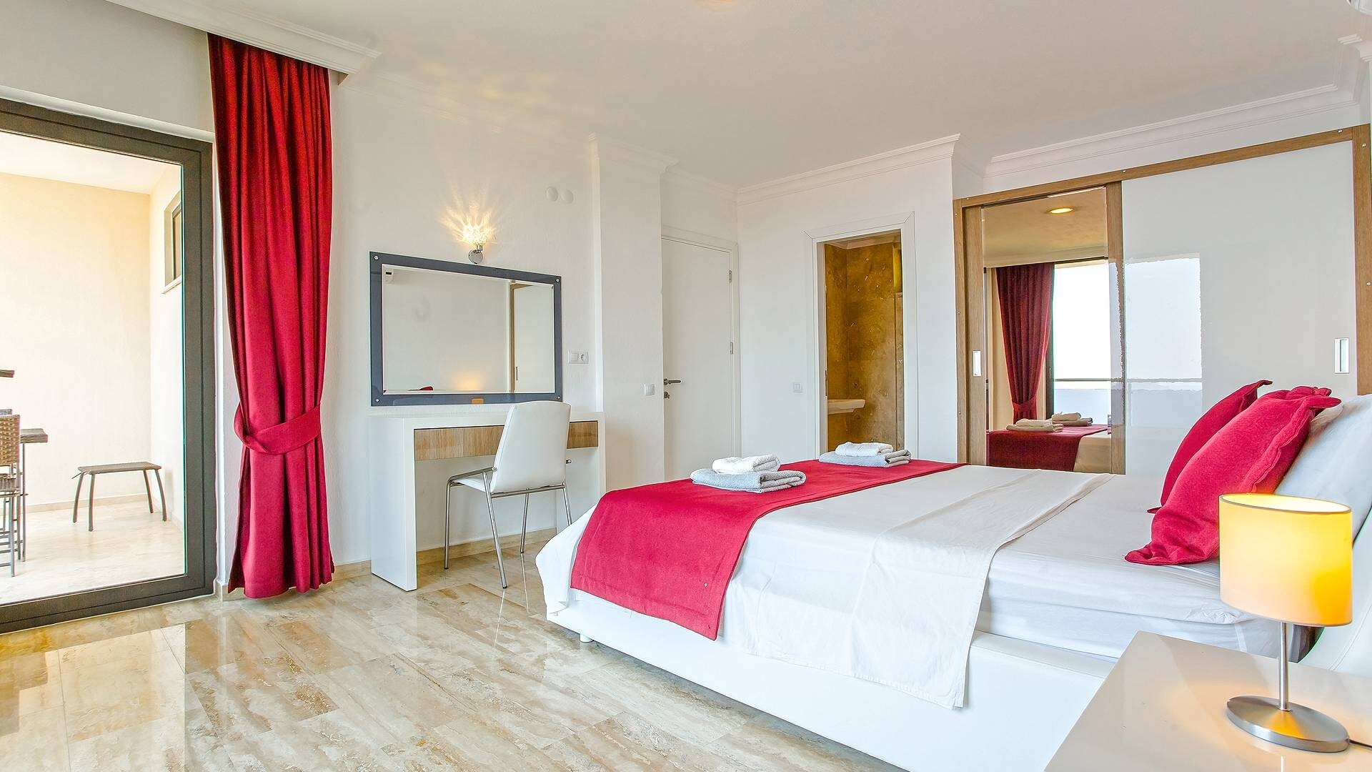 VBK98026 Villa Booking