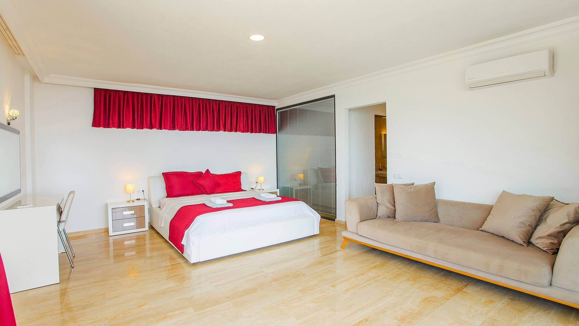 VBK98026 Villa Booking