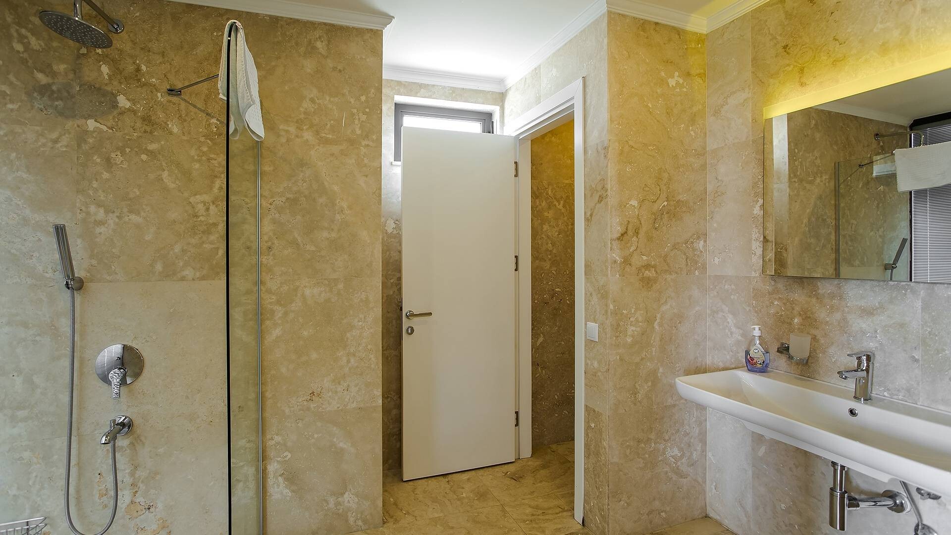 VBK98026 Villa Booking