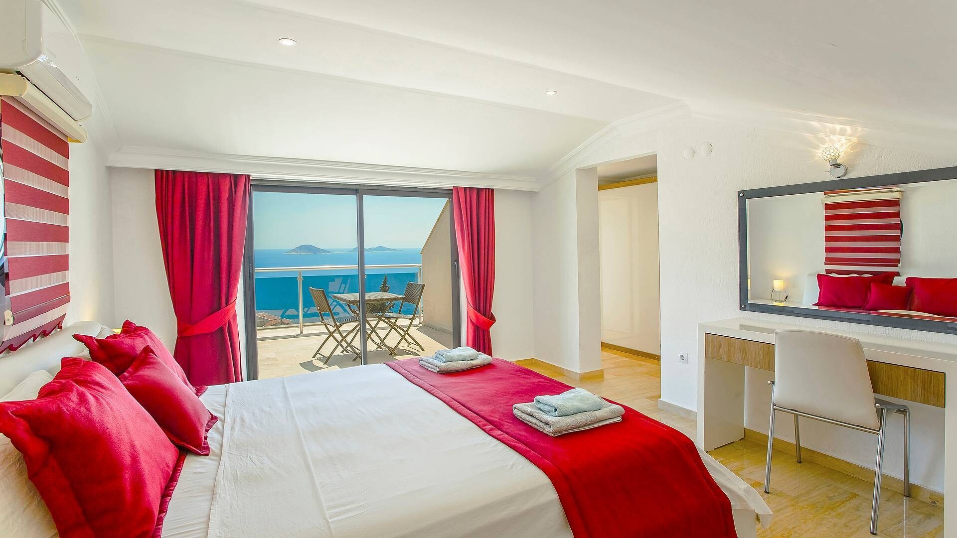 VBK98026 Villa Booking