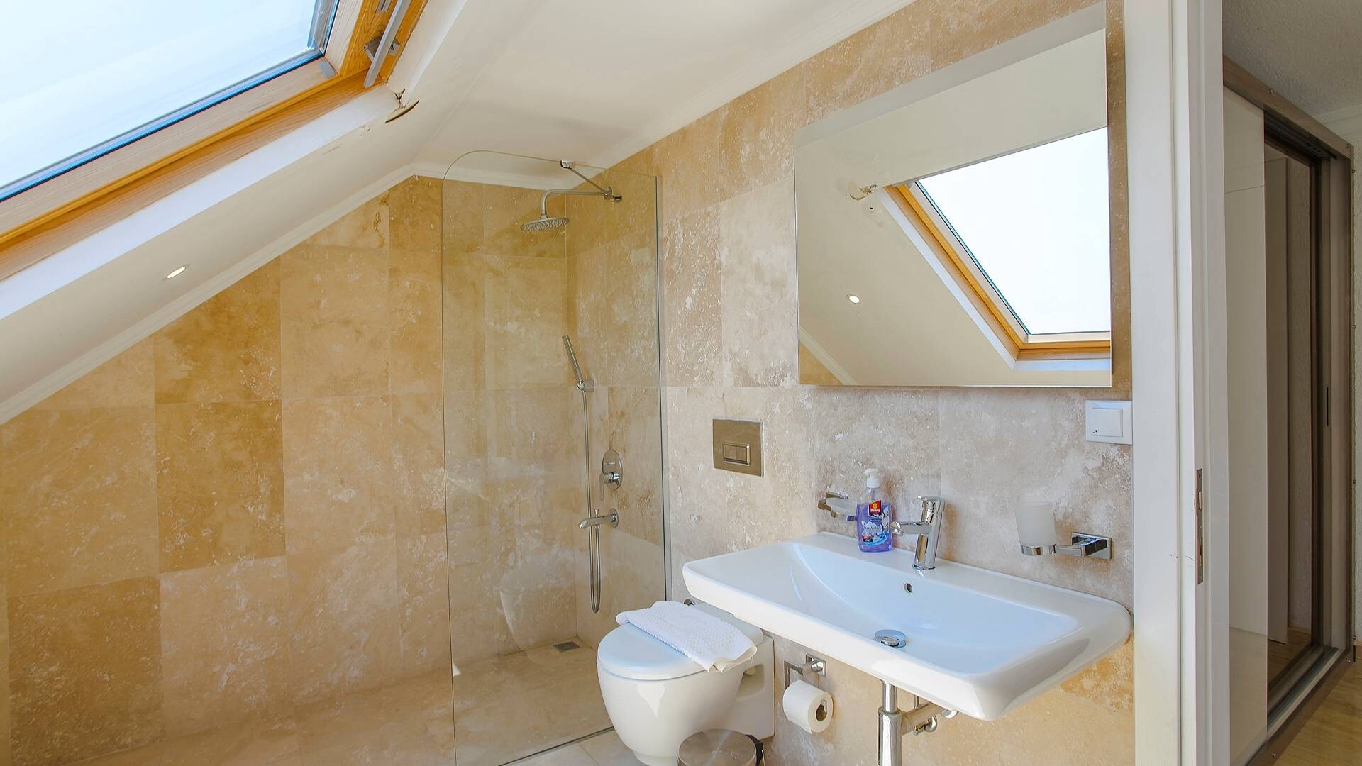 VBK98026 Villa Booking