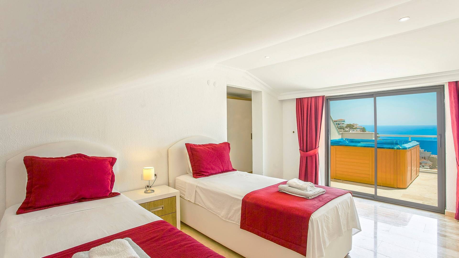 VBK98026 Villa Booking