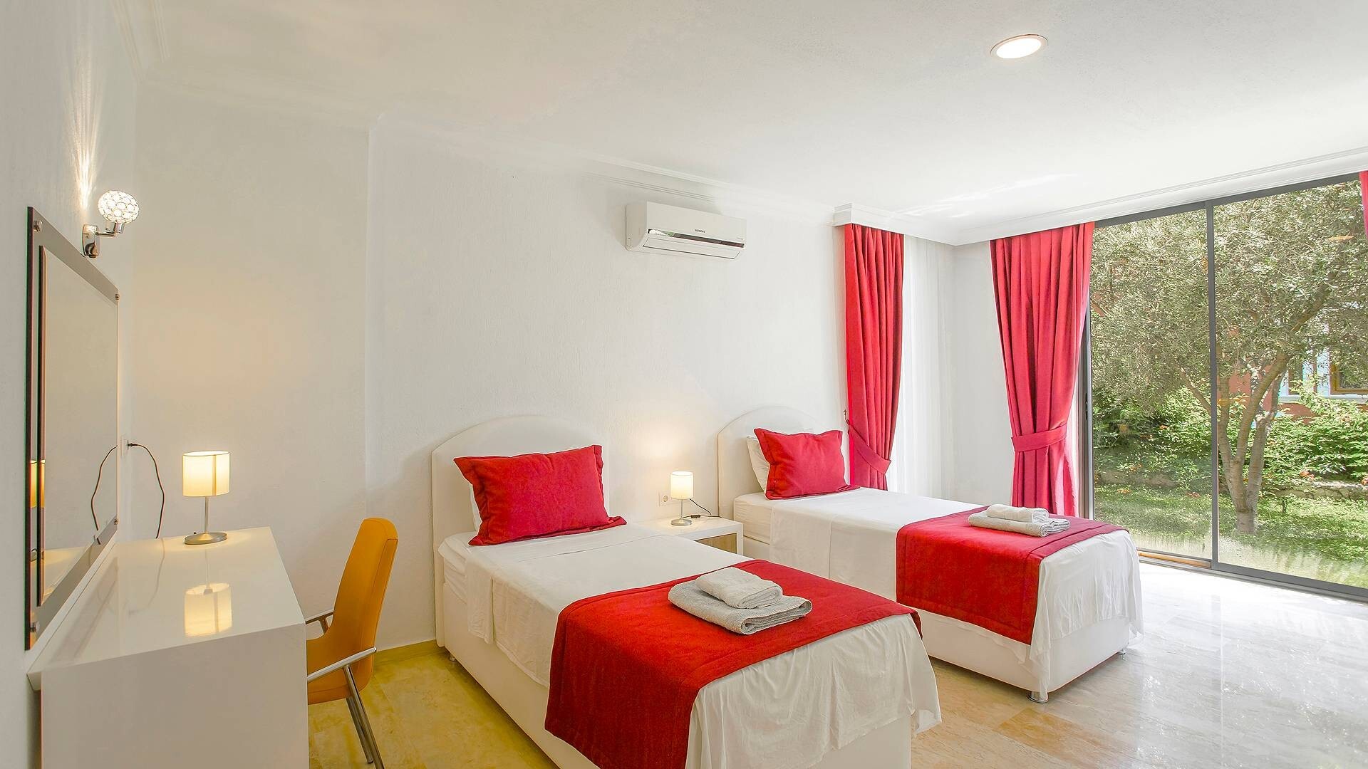 VBK98026 Villa Booking