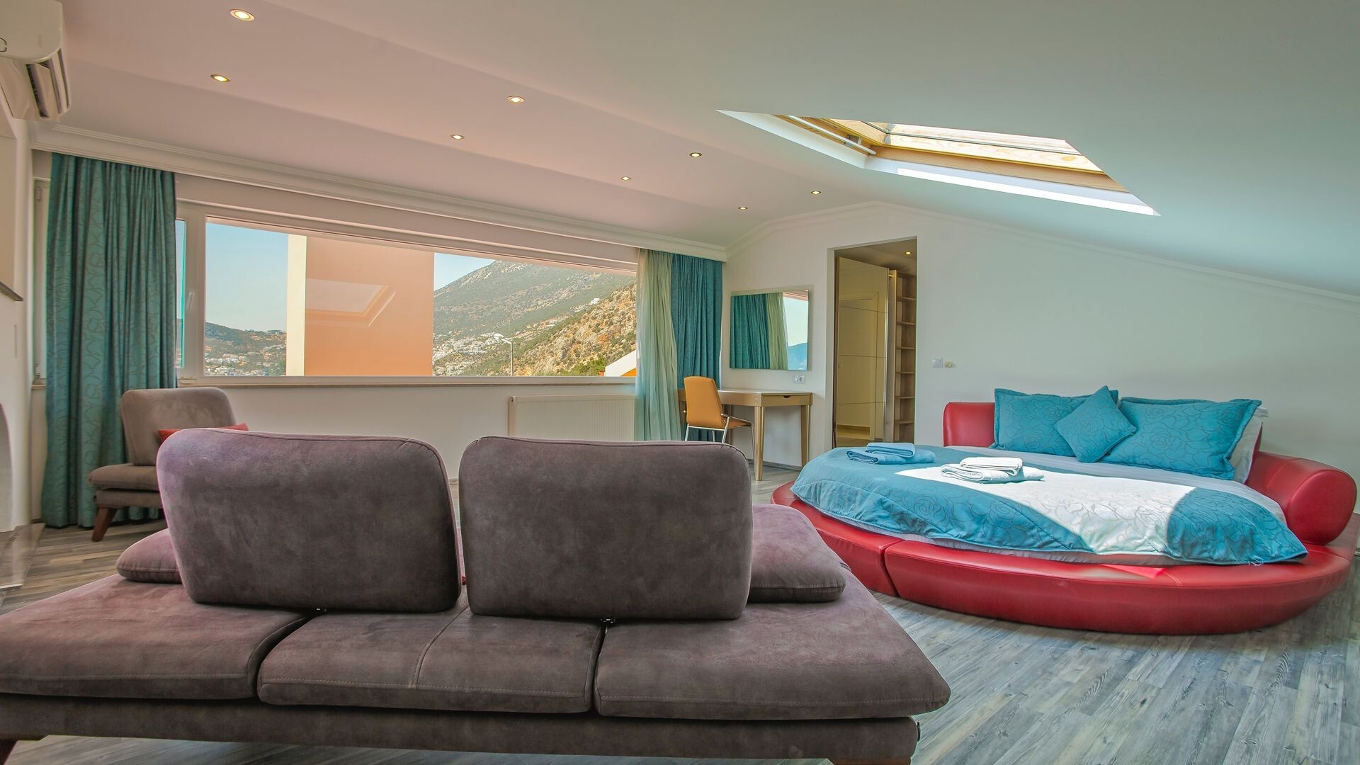 VBK35713 Villa Booking