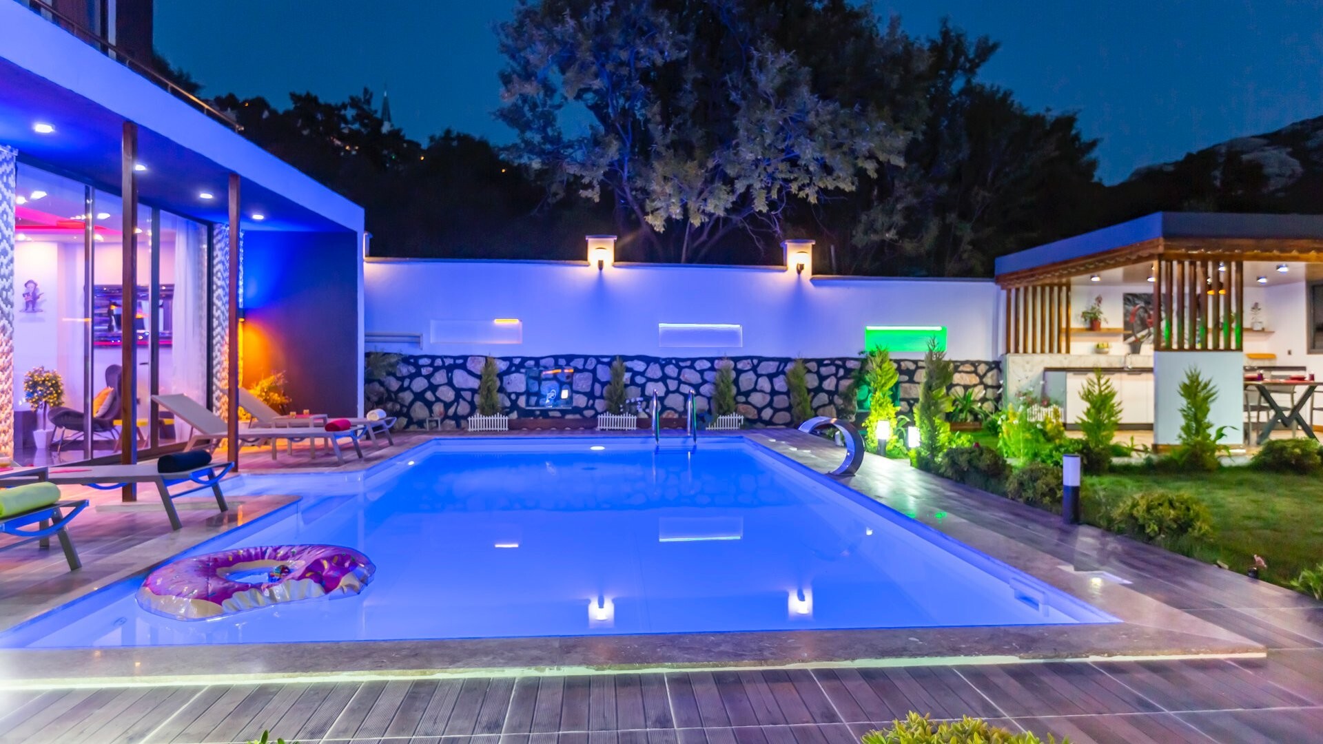 VBK31518 Villa Booking