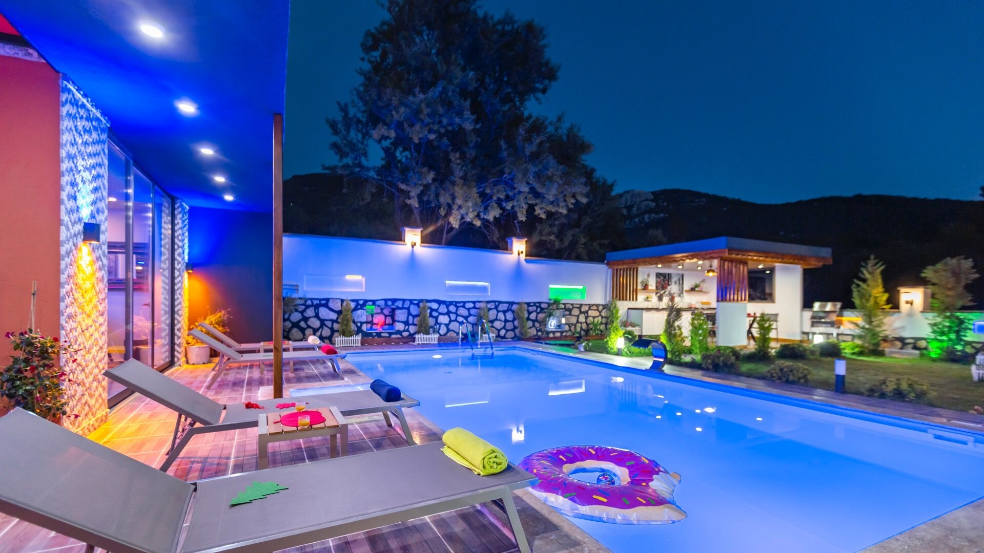 VBK31518 Villa Booking