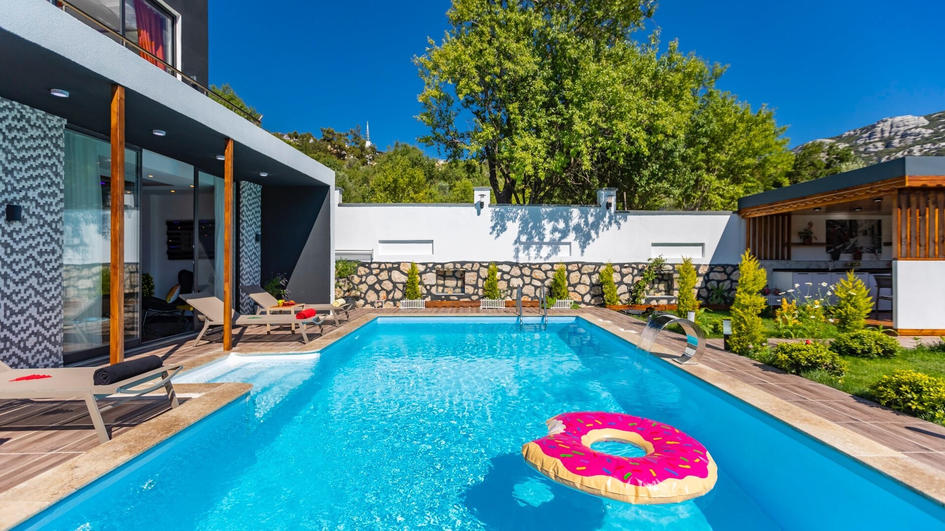 VBK31518 Villa Booking