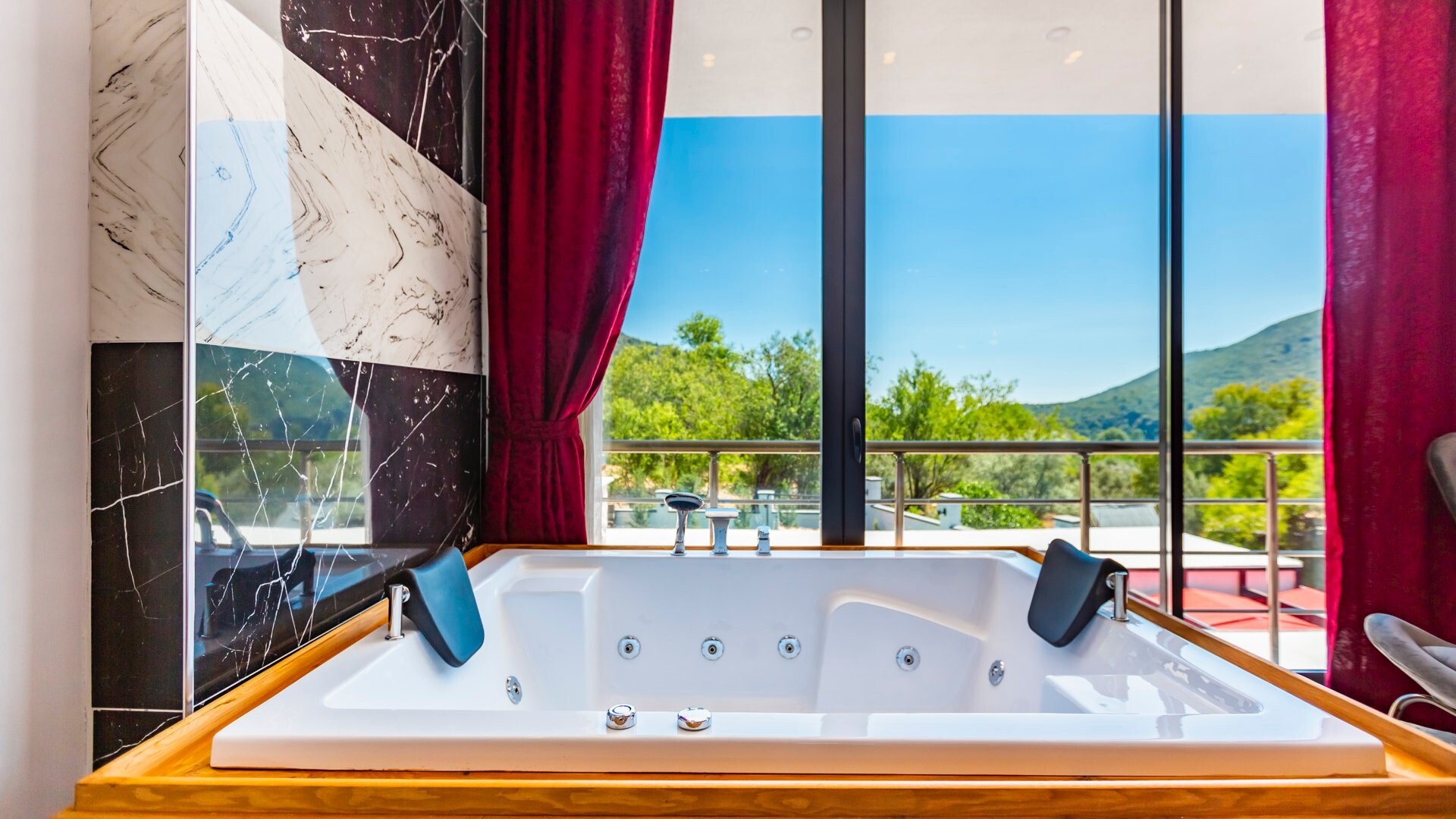 VBK31518 Villa Booking