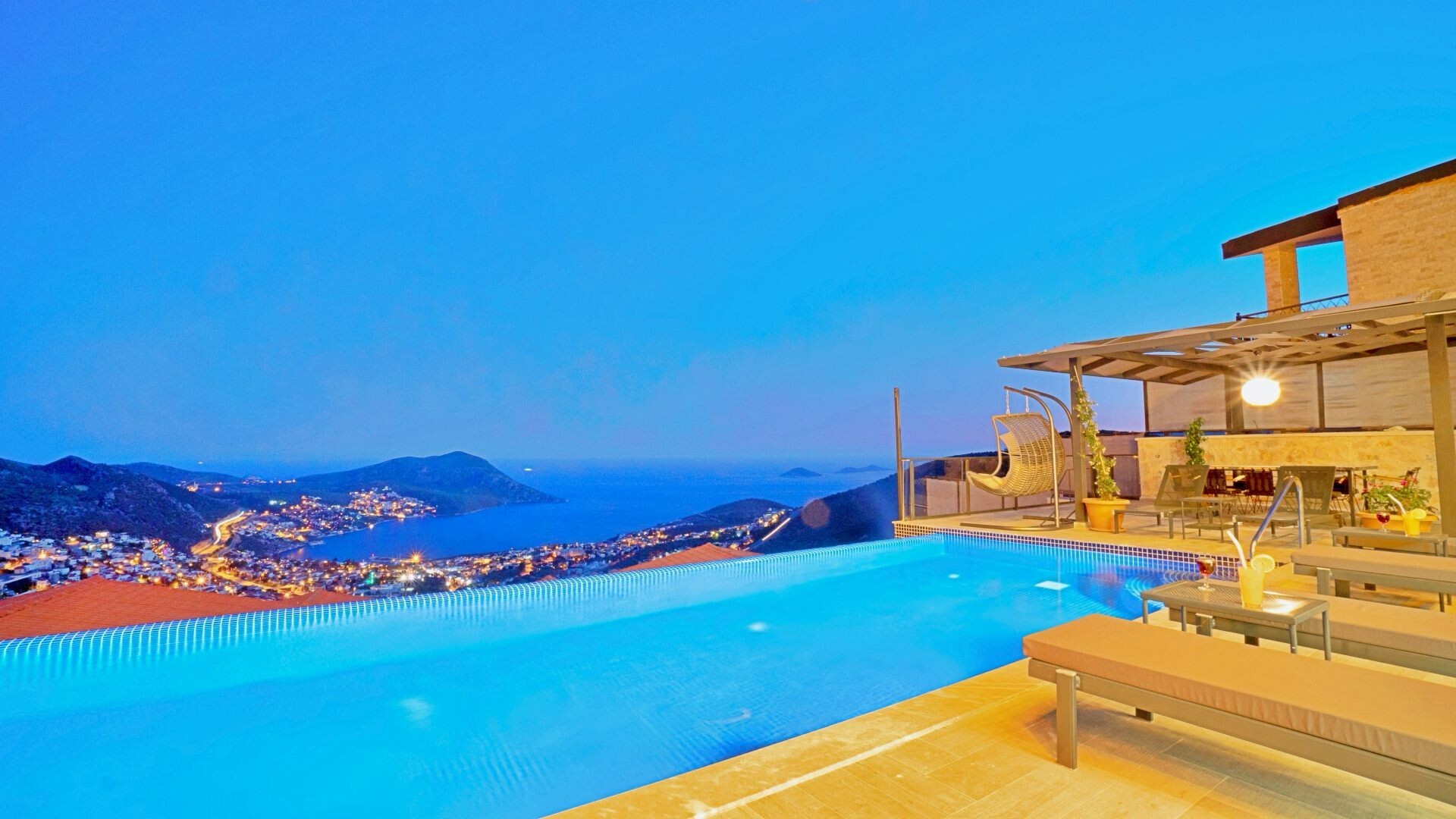 VBK68477 Villa Booking