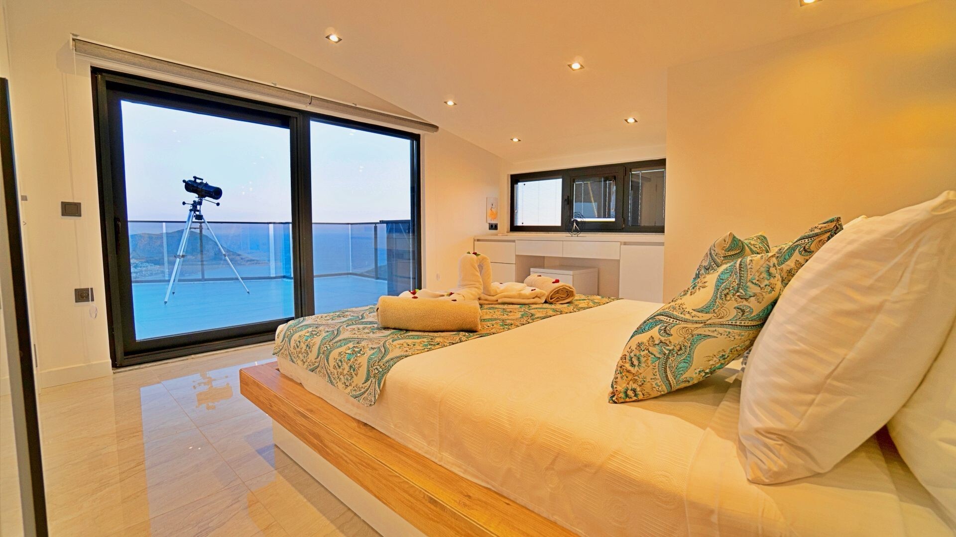 VBK68477 Villa Booking