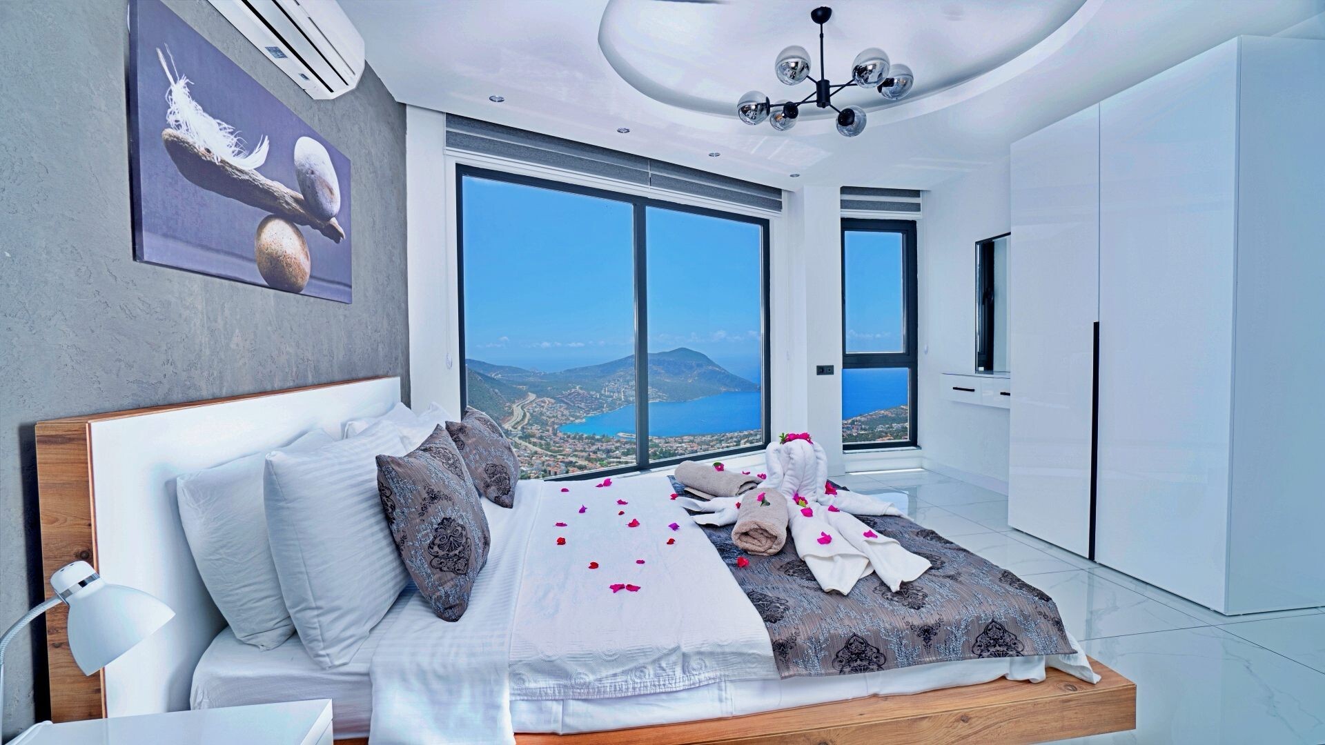 VBK68477 Villa Booking