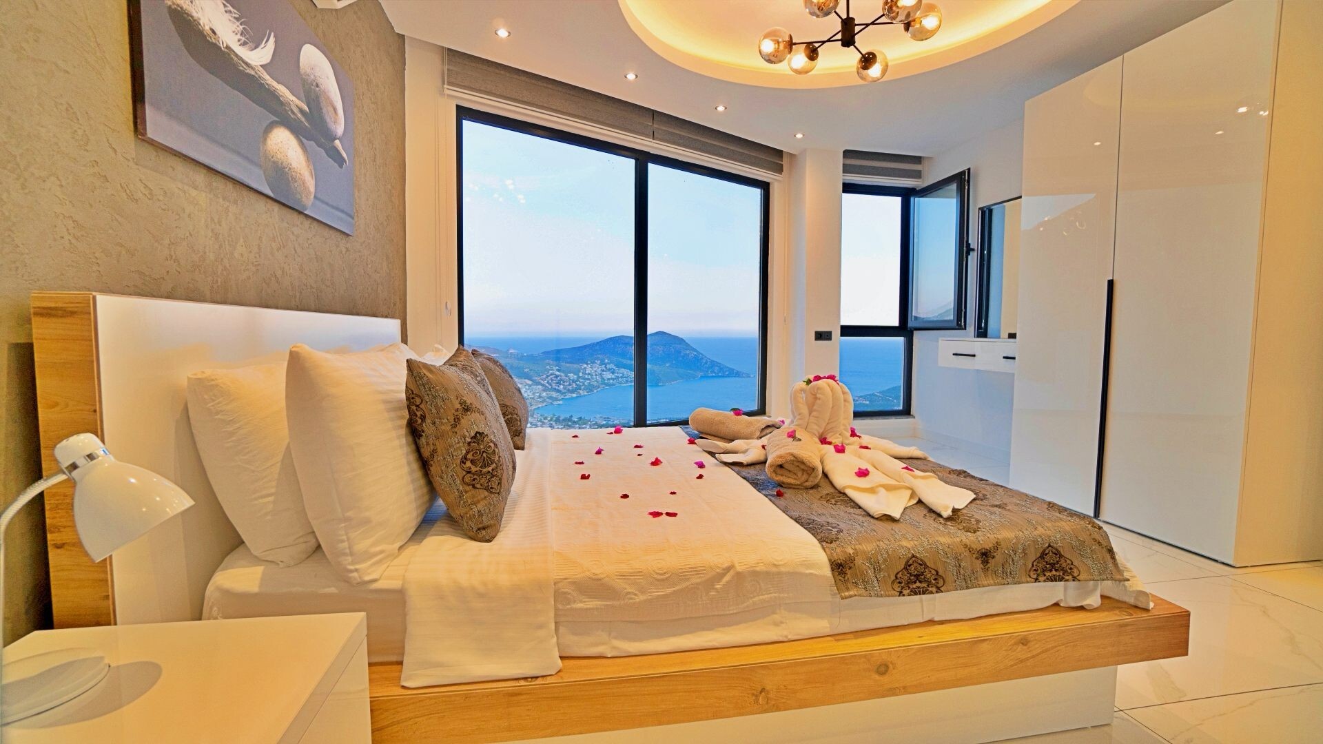 VBK68477 Villa Booking