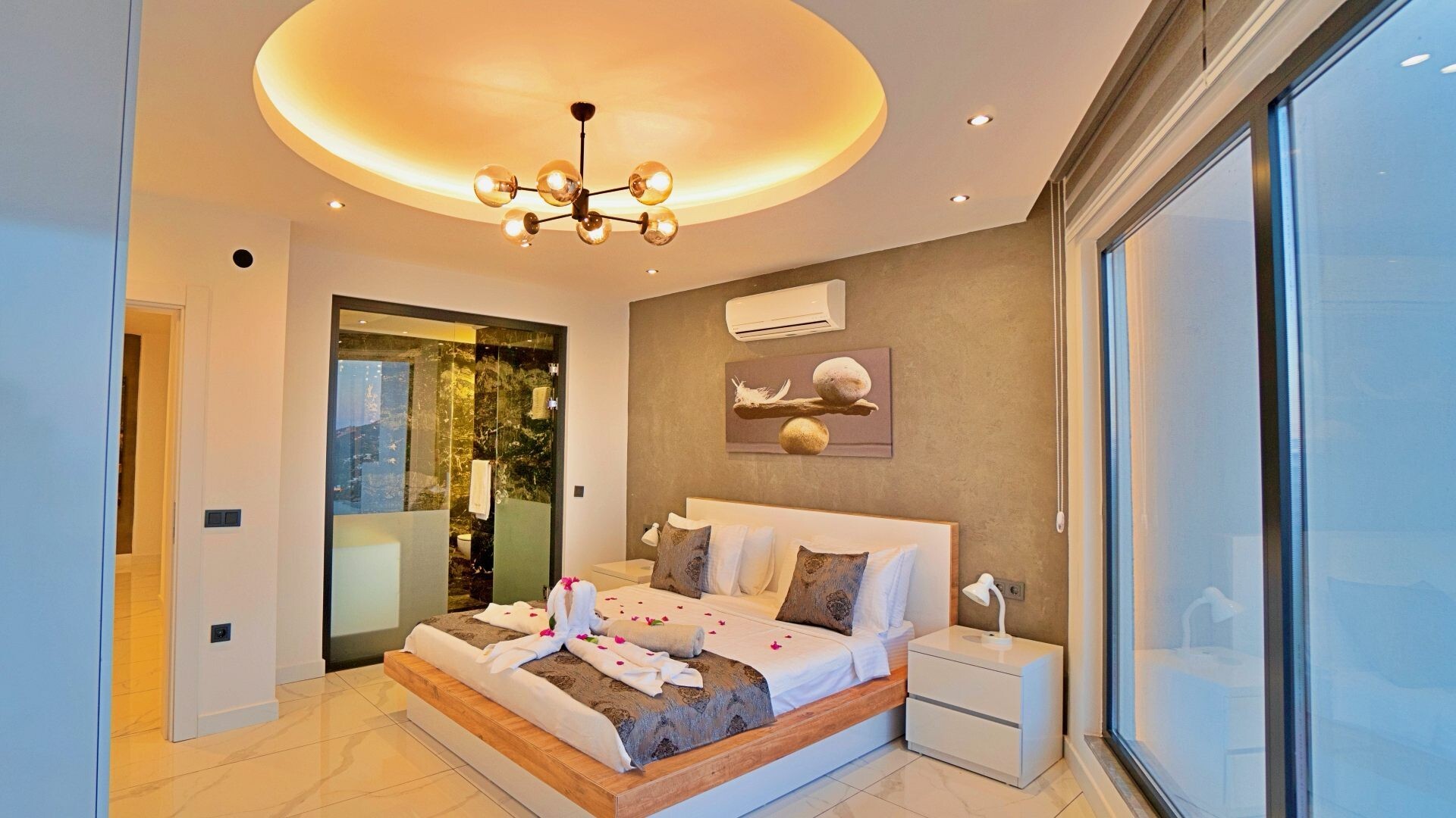 VBK68477 Villa Booking