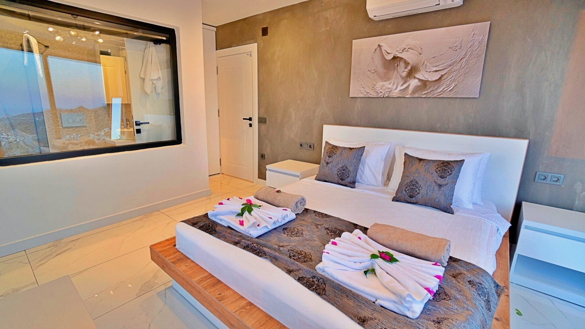 VBK68477 Villa Booking