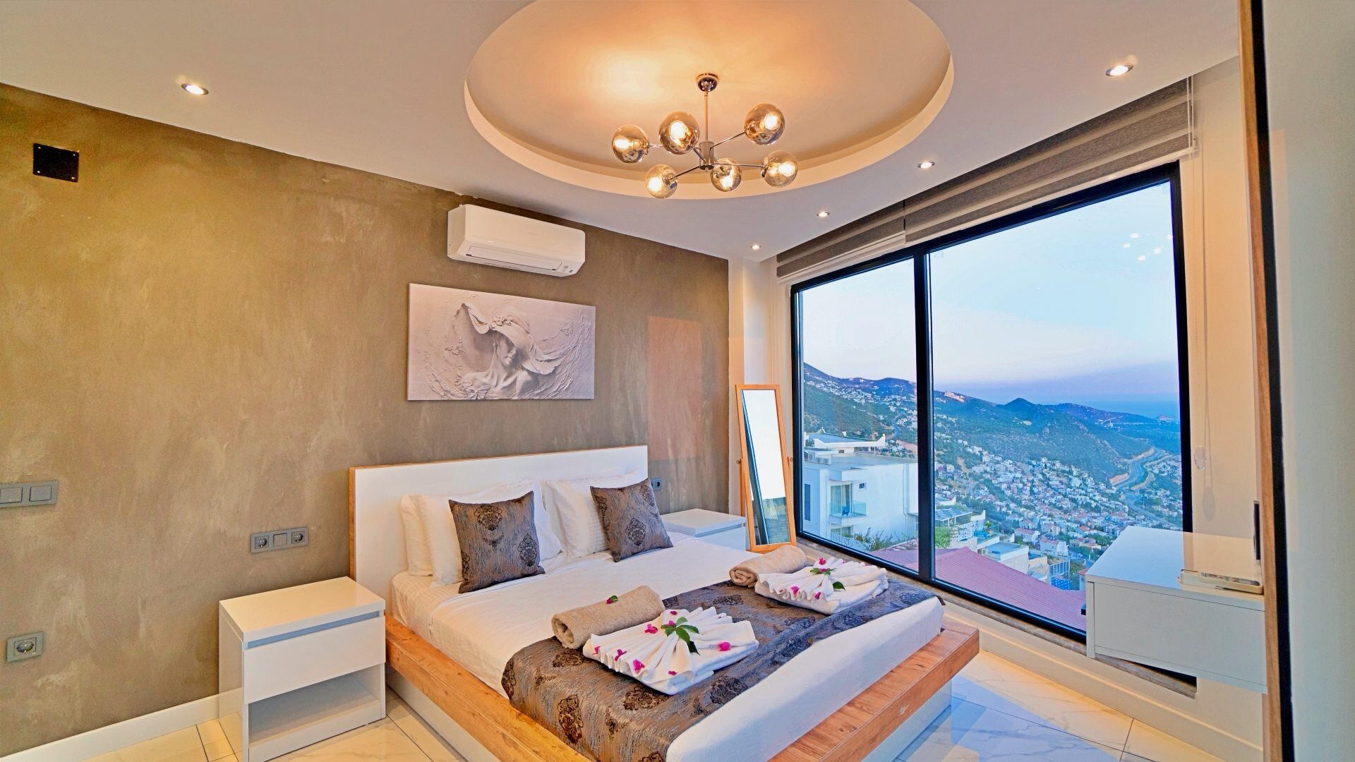 VBK68477 Villa Booking