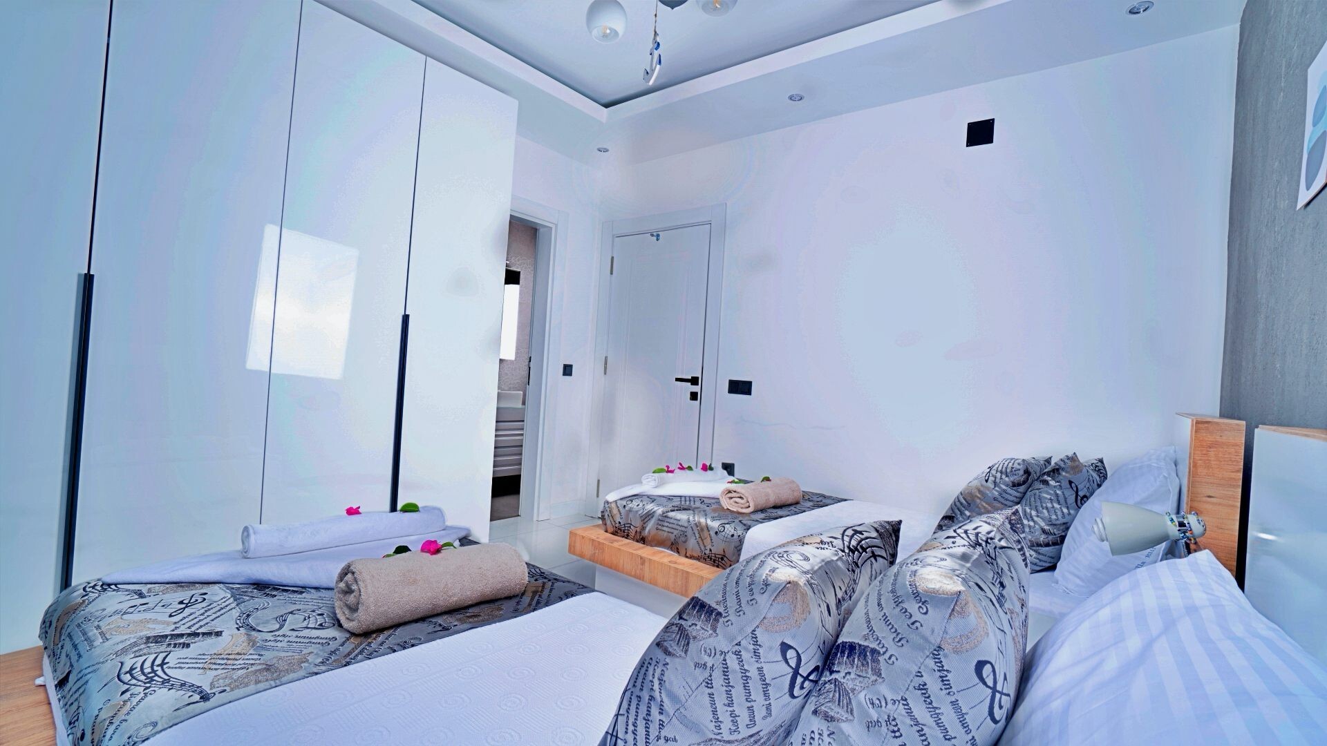 VBK68477 Villa Booking