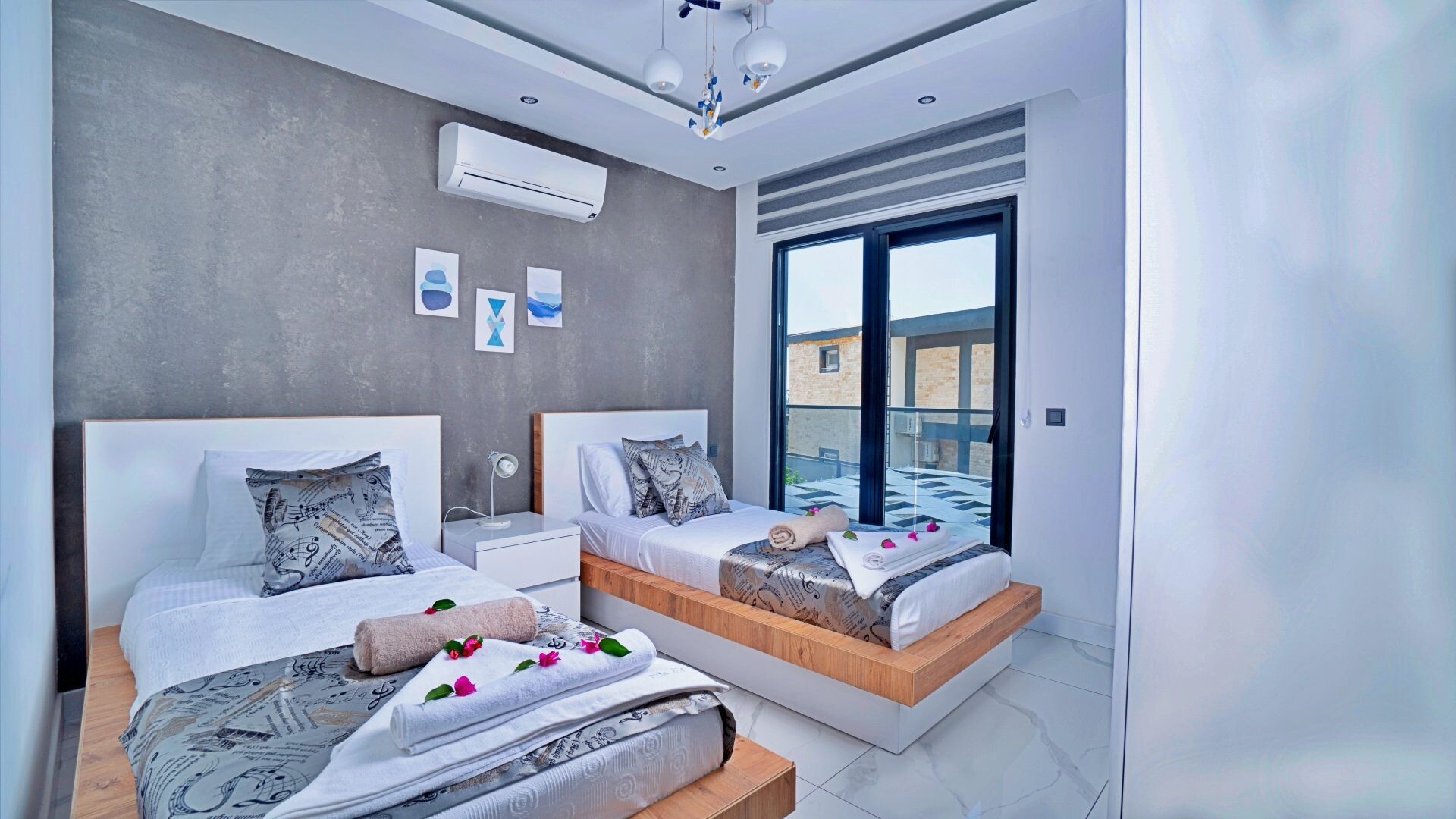 VBK68477 Villa Booking