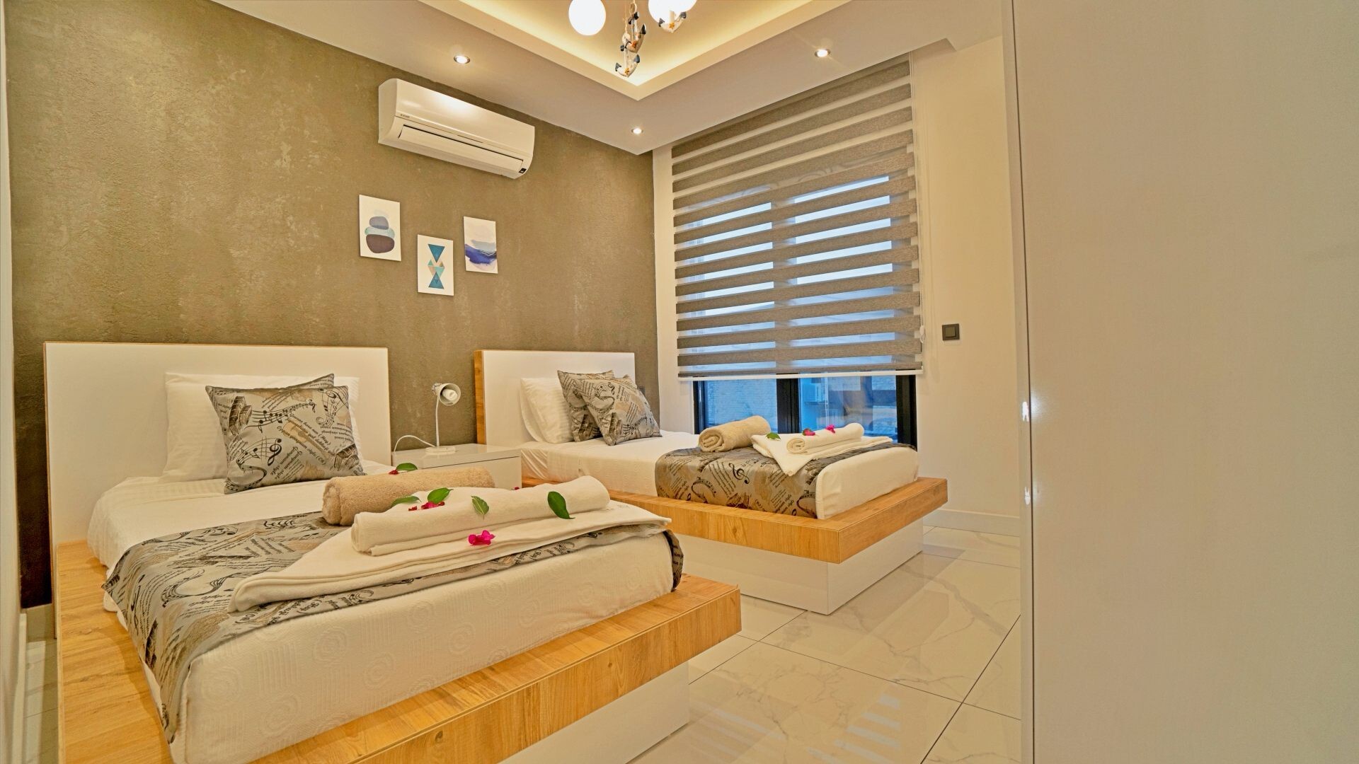 VBK68477 Villa Booking