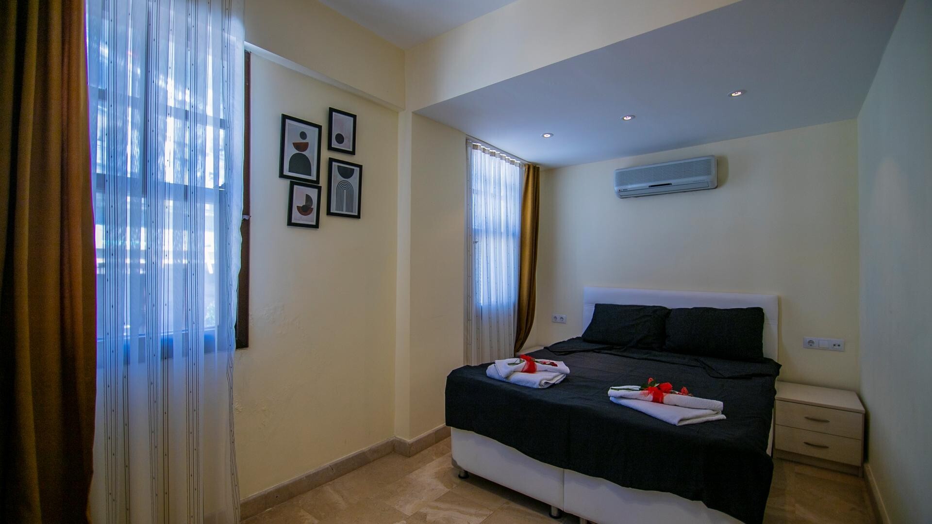 VBK25393 Villa Booking