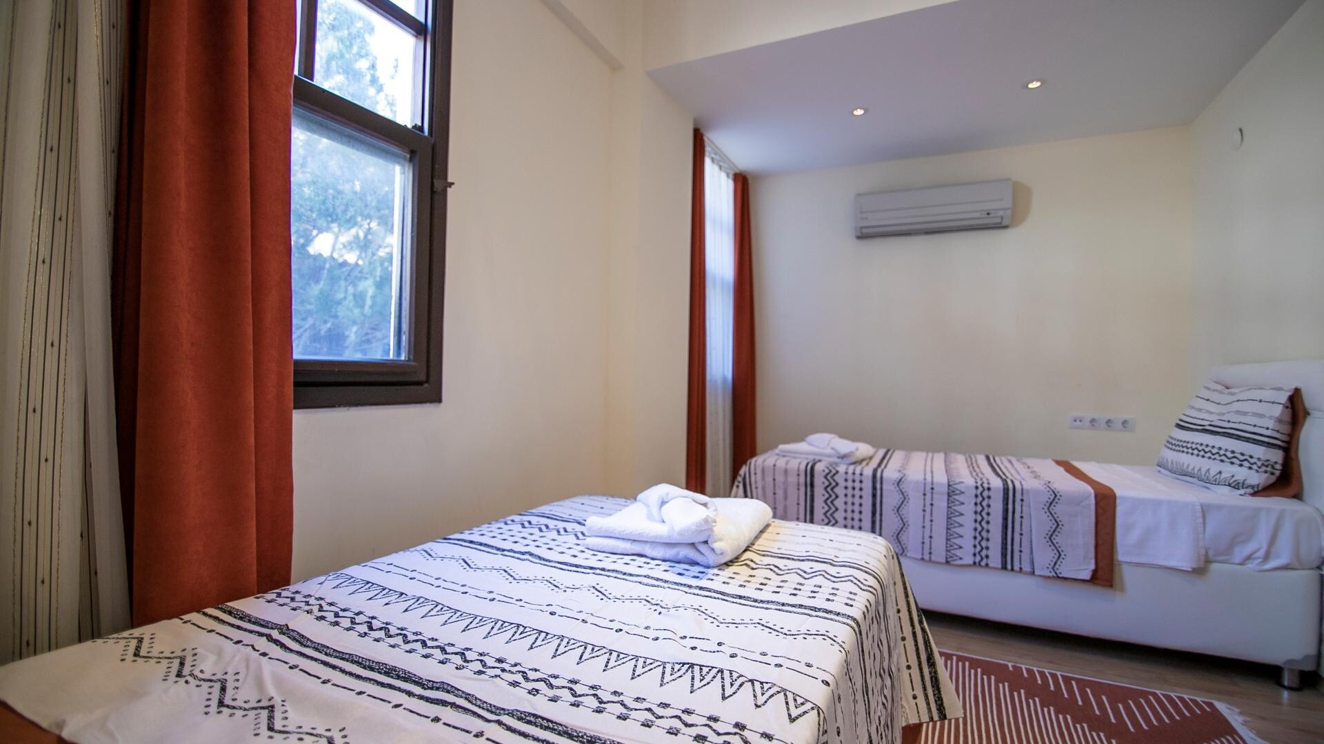 VBK25393 Villa Booking