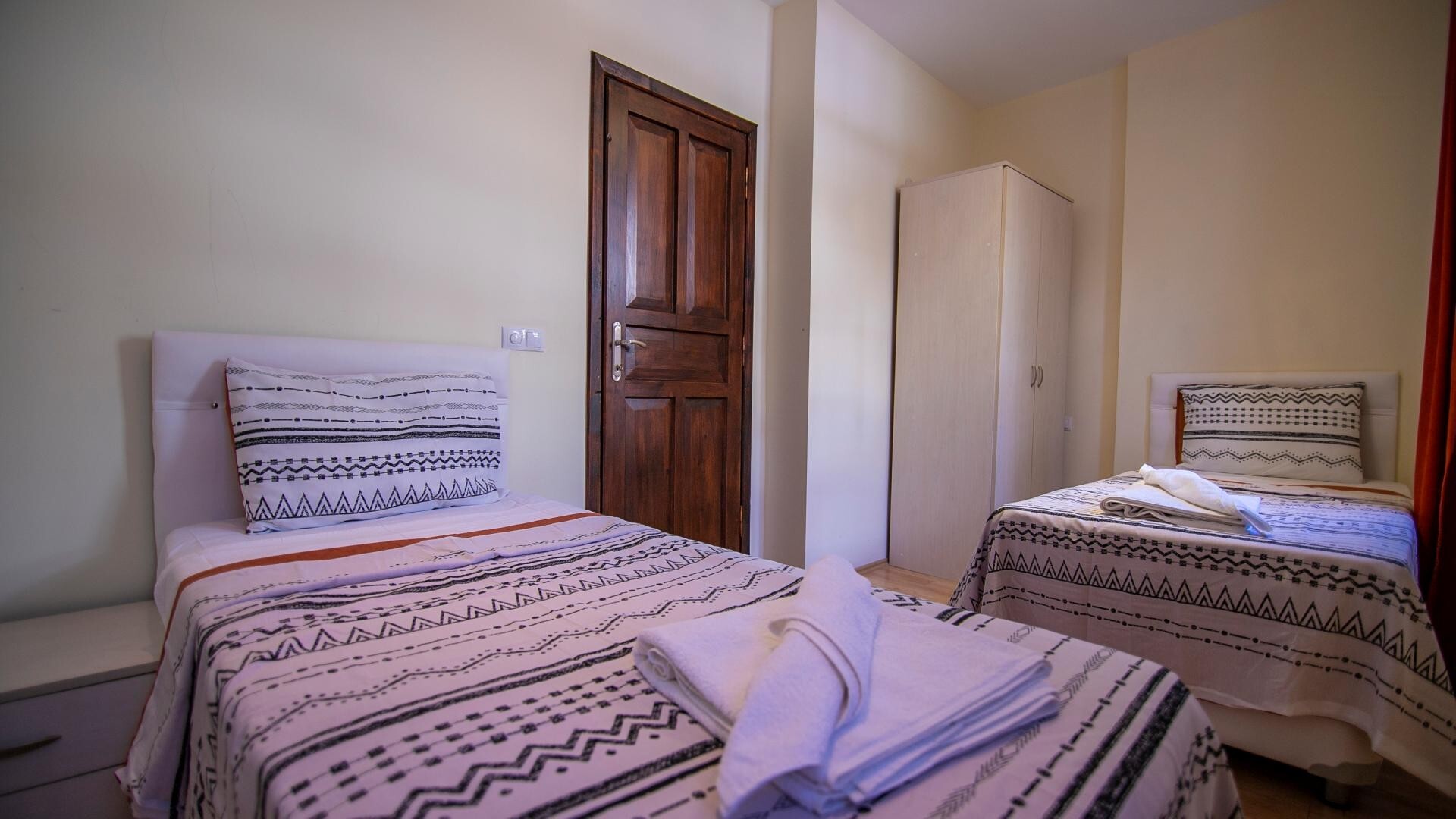 VBK25393 Villa Booking