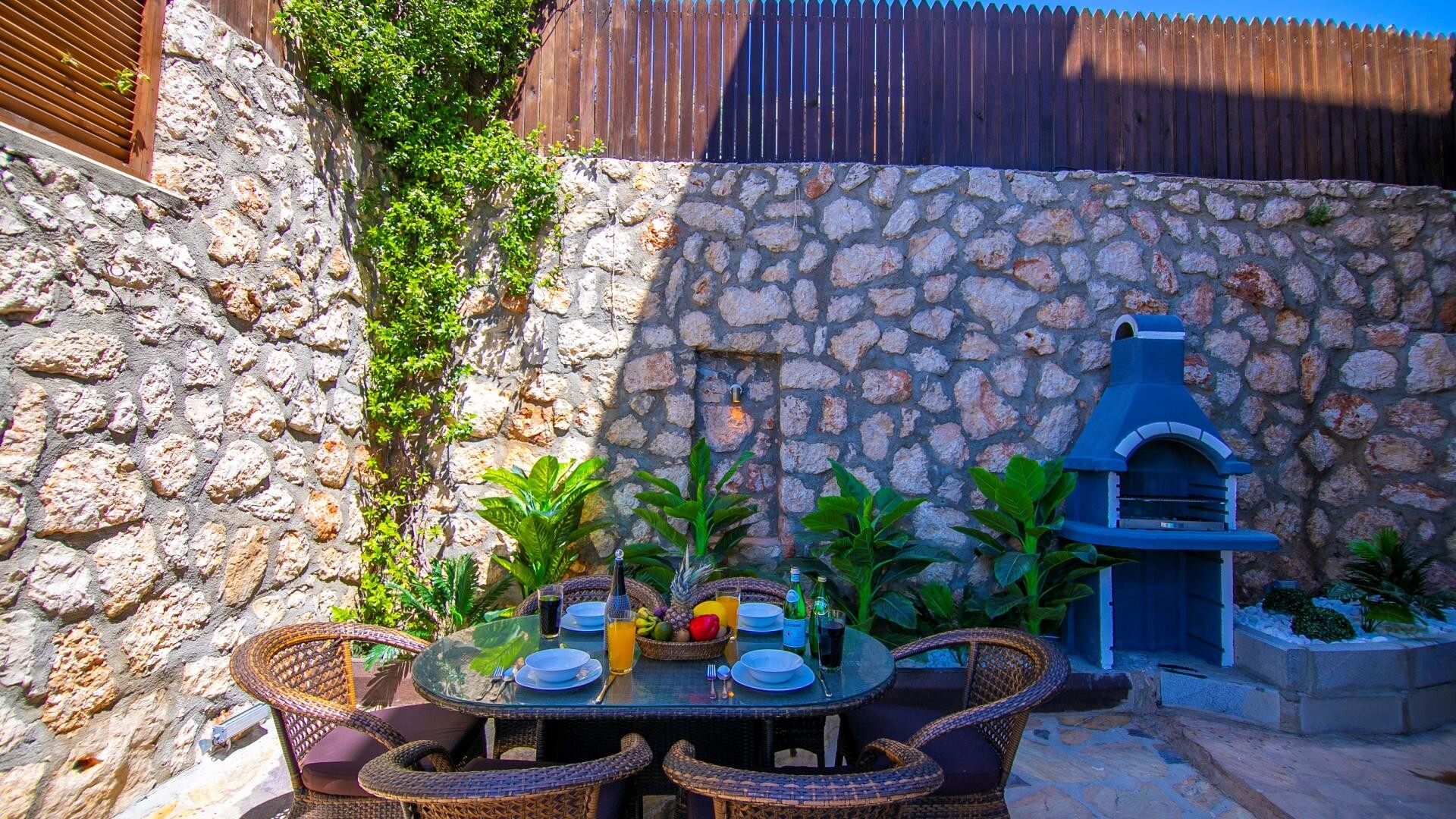 VBK25393 Villa Booking