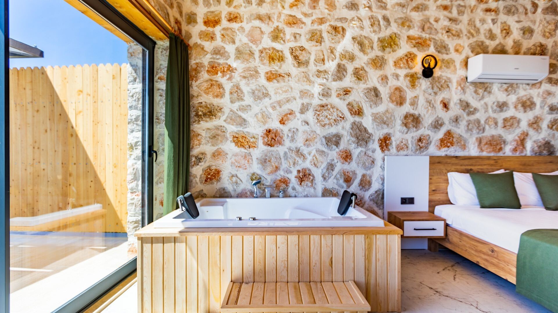 VBK75815 Villa Booking