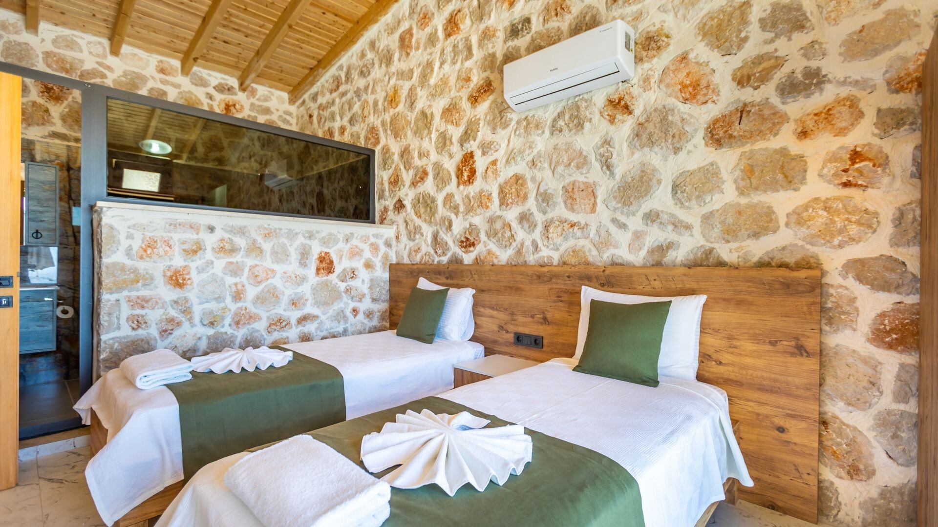 VBK75815 Villa Booking
