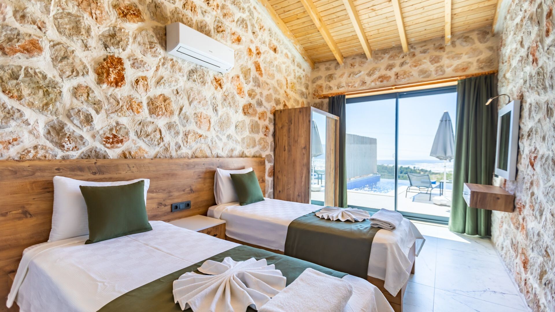 VBK75815 Villa Booking