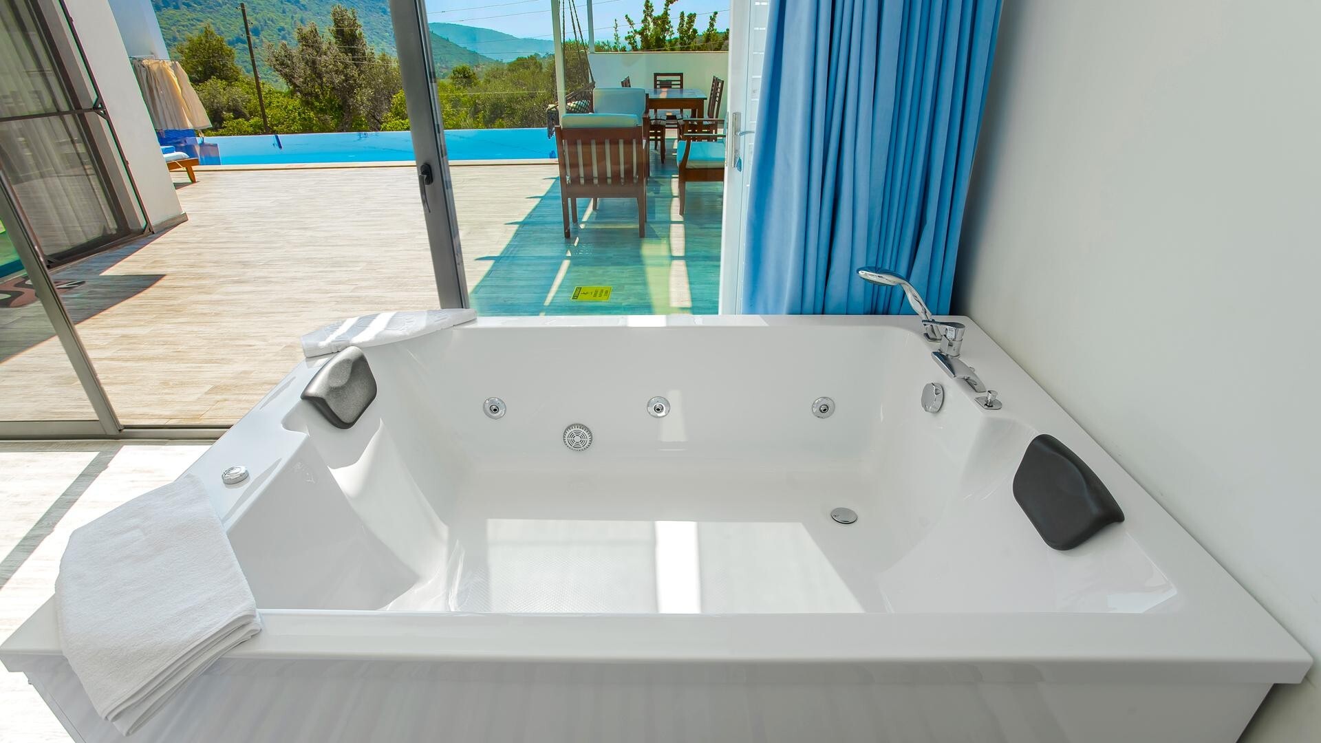VBK62206 Villa Booking