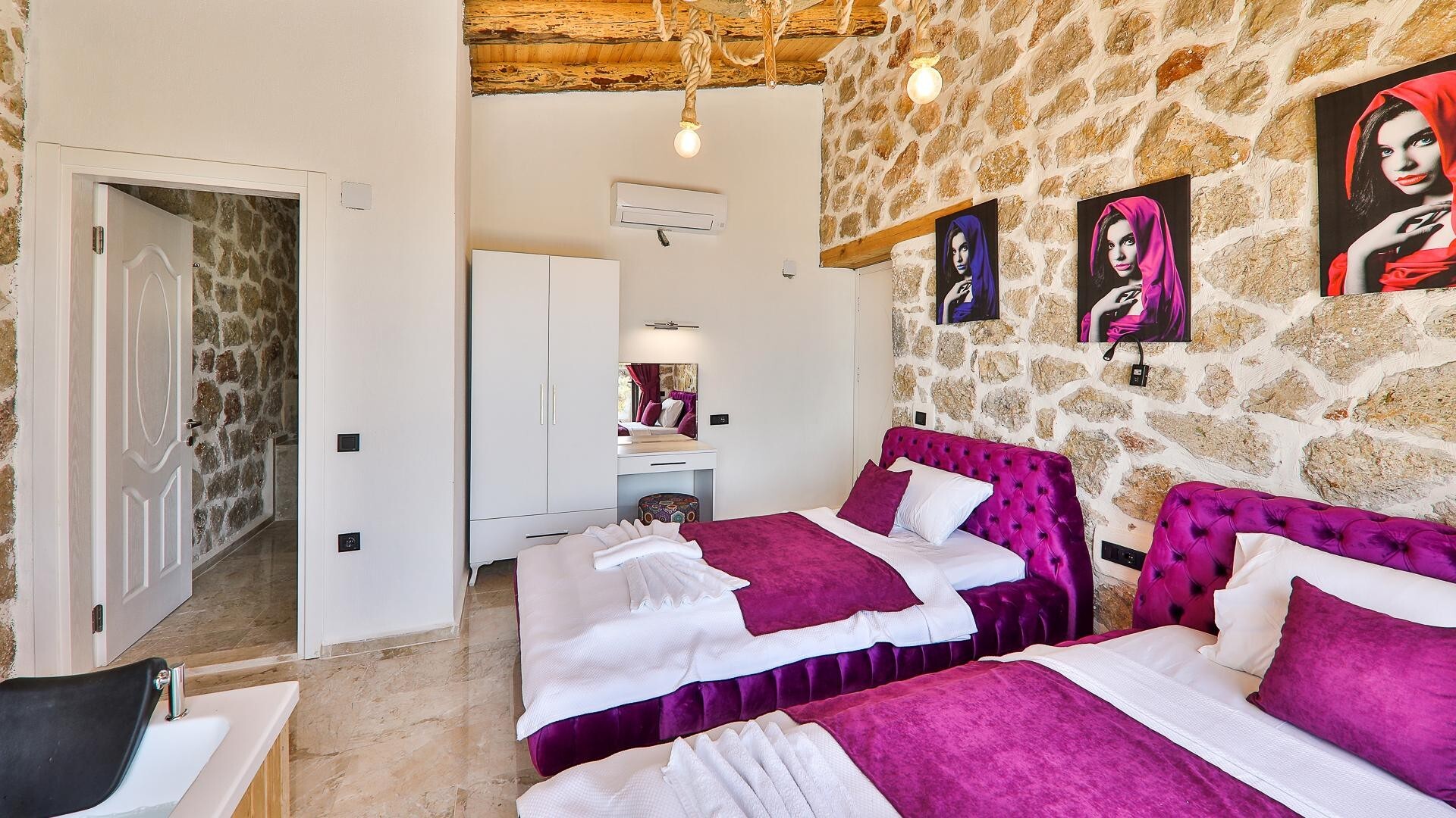 VBK48412 Villa Booking