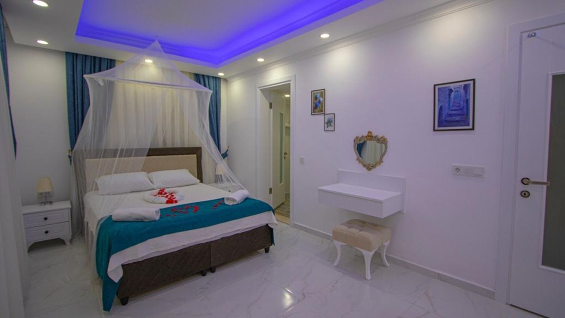 VBK75566 Villa Booking
