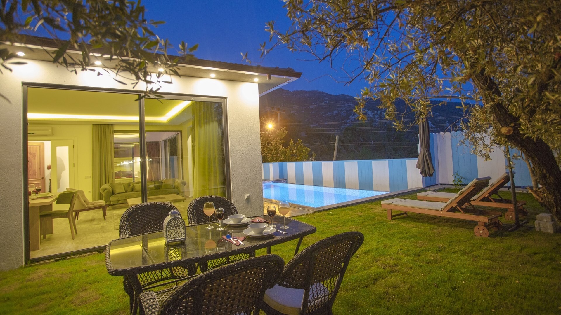 VBK86712 Villa Booking