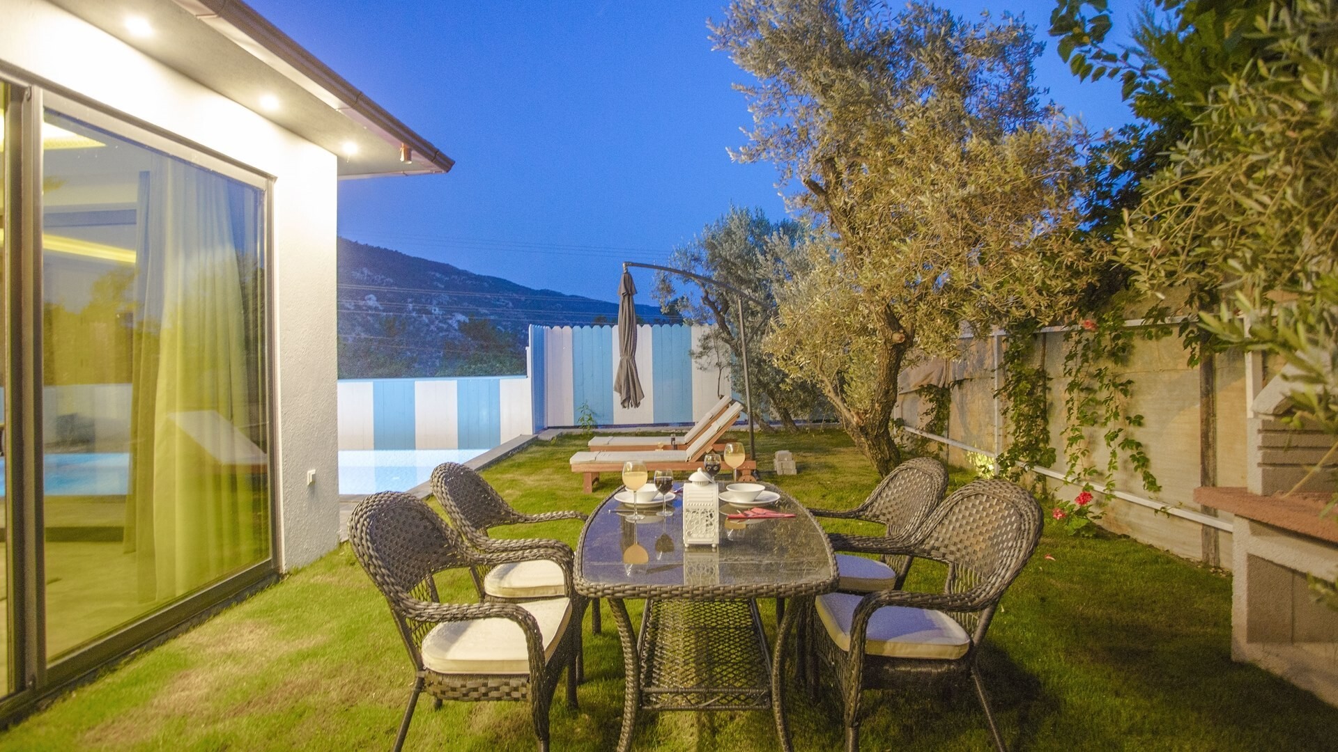 VBK86712 Villa Booking